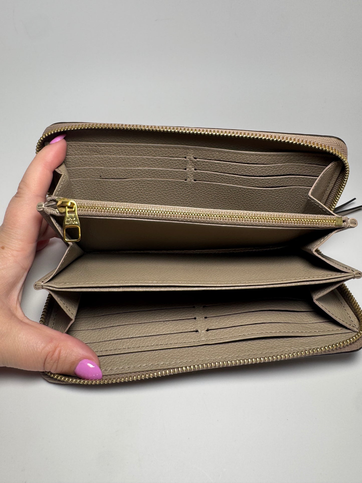 Louis Vuitton Zippy Wallet Monogram Empriente Tourterelle (Turtle Dove)
