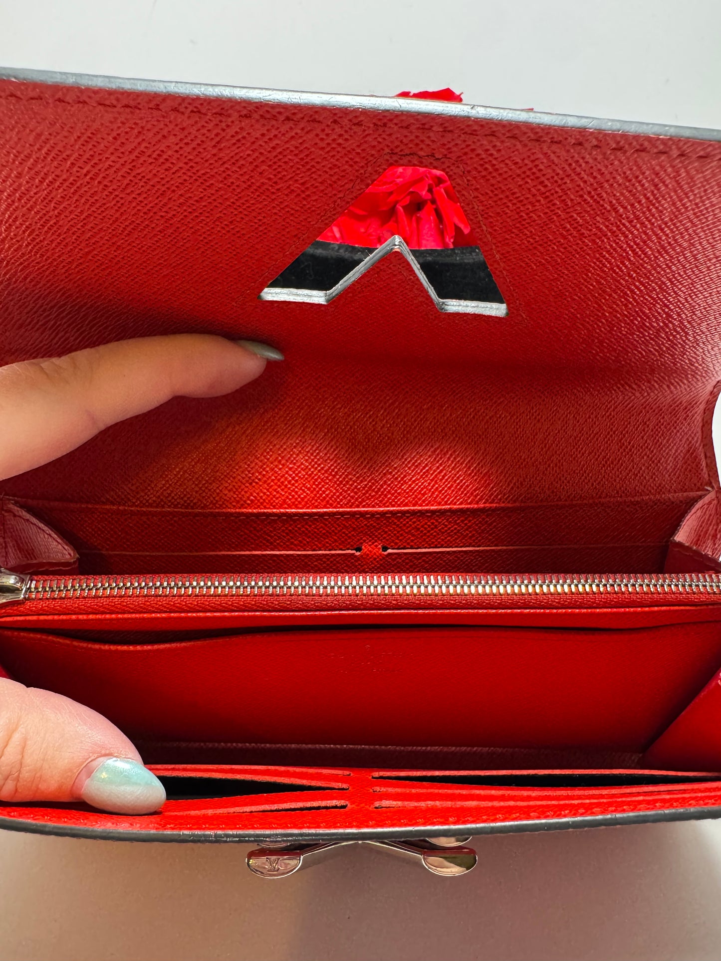 Louis Vuitton Twist Wallet in Coquelicot Red Epi leather