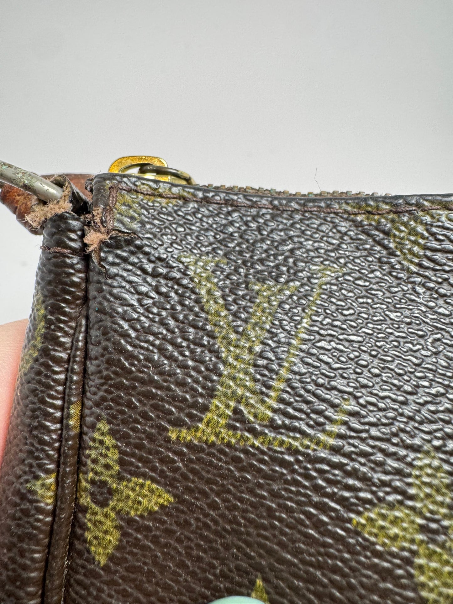 Louis Vuitton Pochette Accessoires Monogram w/ Leather Strap - Vintage 2004