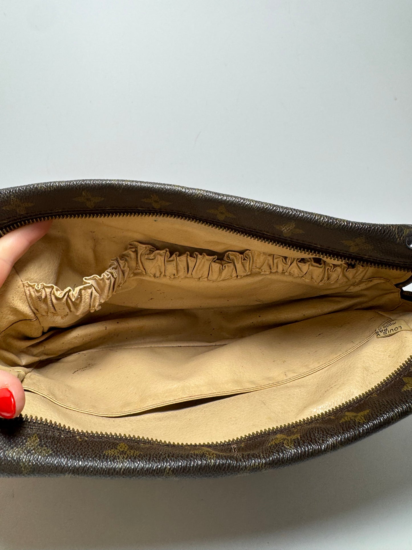 Louis Vuitton Trousse 28 Toiletry Bag Monogram