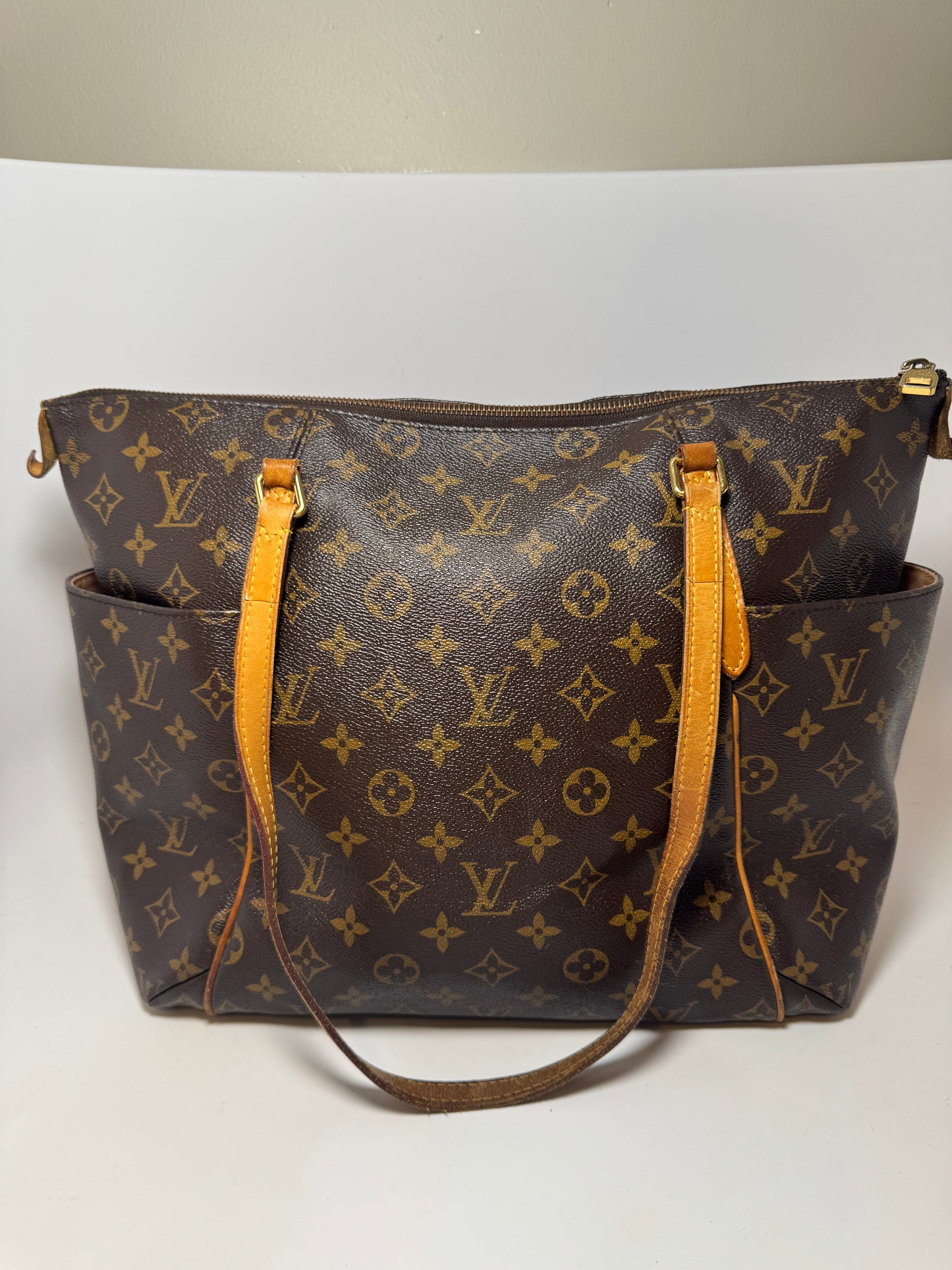 Louis Vuitton Totally MM Monogram Tote