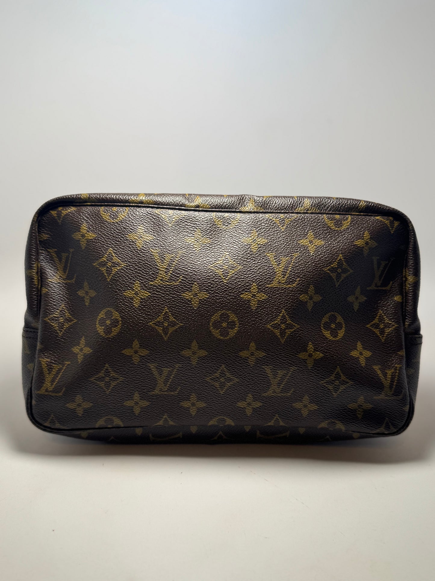 Louis Vuitton Trousse 28 Monogram Cosmetic Bag/Toiletry Bag