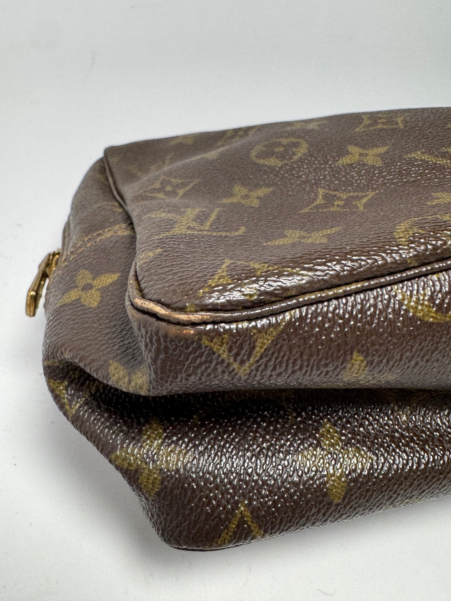 Louis Vuitton Trousse 28 Toiletry Bag Monogram