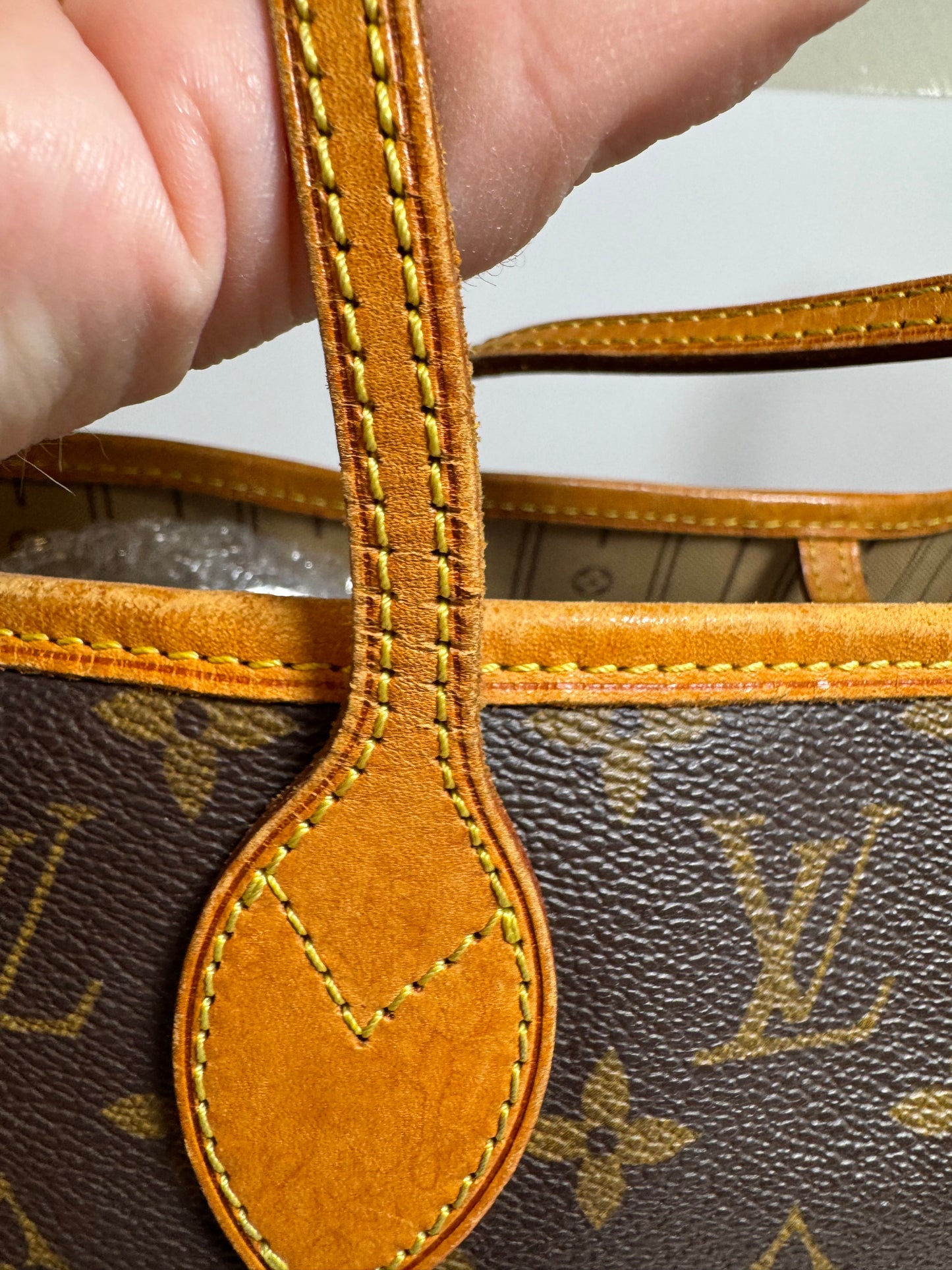 Louis Vuitton Neverfull MM Monogram Tote Bag