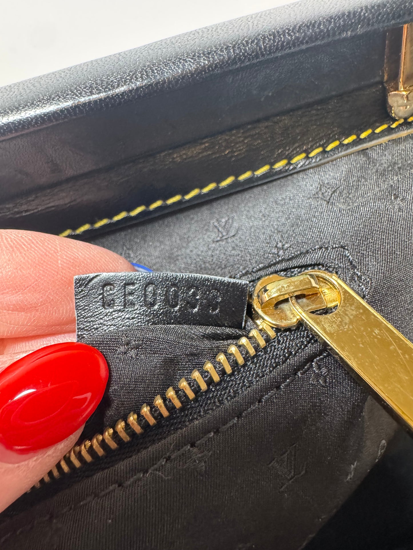 Louis Vuitton Suhali L'Ingenieux GM Black Leather Satchel Made in Italy