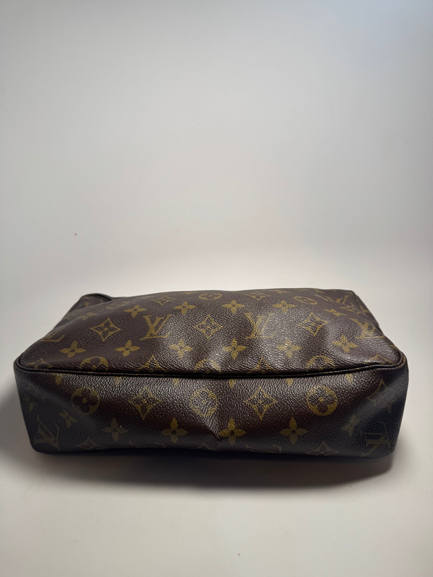 Louis Vuitton Trousse 28 Monogram Cosmetic Bag/Toiletry Bag