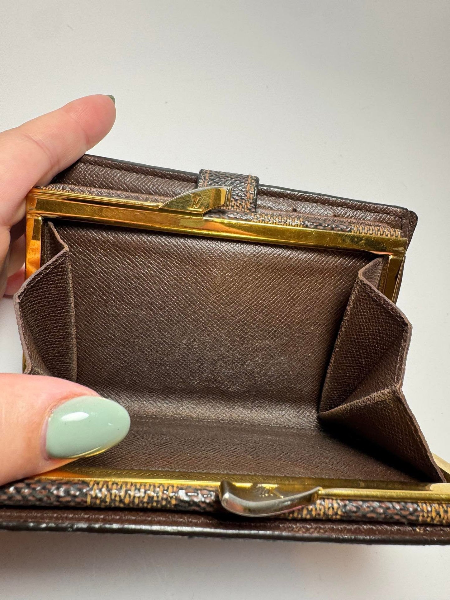 Louis Vuitton Damier Ebene Portefeuille Vinnois Bifold Kiss Lock Wallet