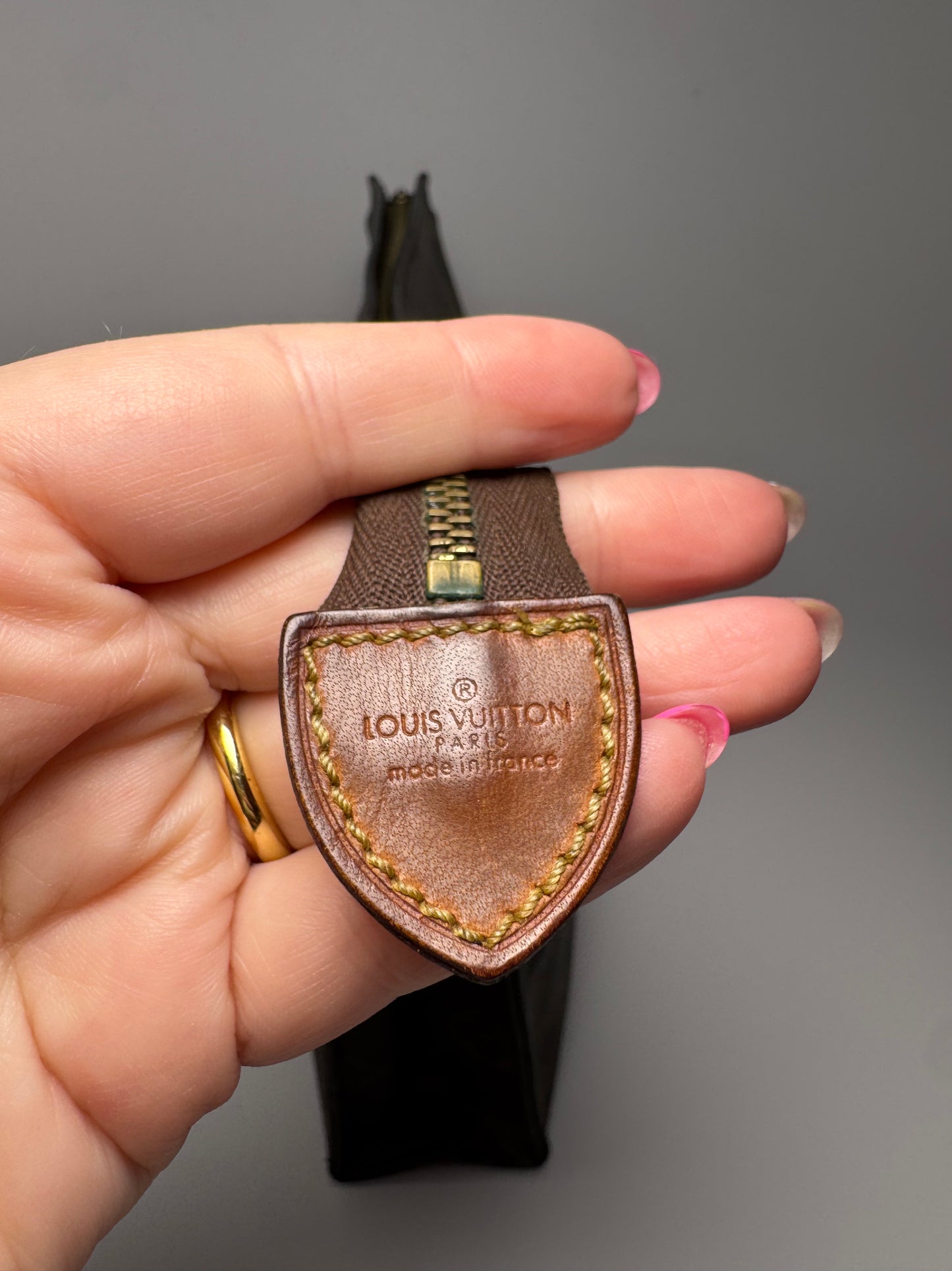Louis Vuitton Monogram Trousse Toilette 26 – Vintage 1988 – Made in France