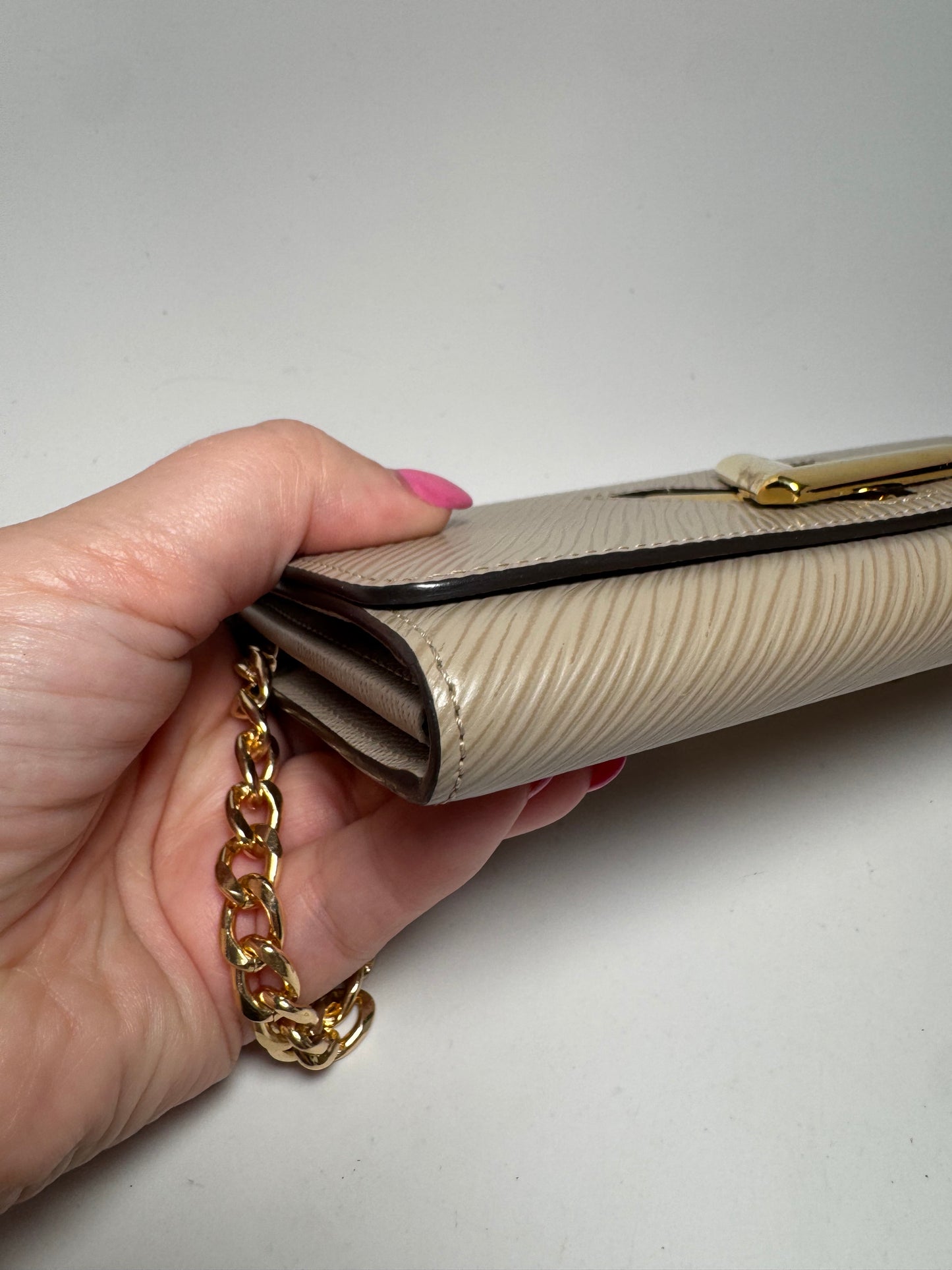 Louis Vuitton Epi Twist Gallet Beige Wallet On Chain