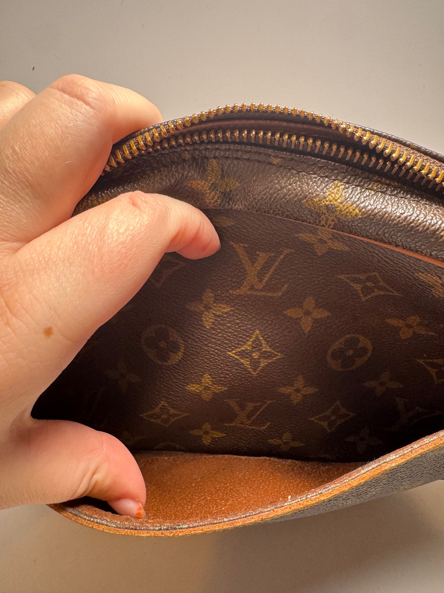 Louis Vuitton Compeigne 23 Travel Pouch/Clutch