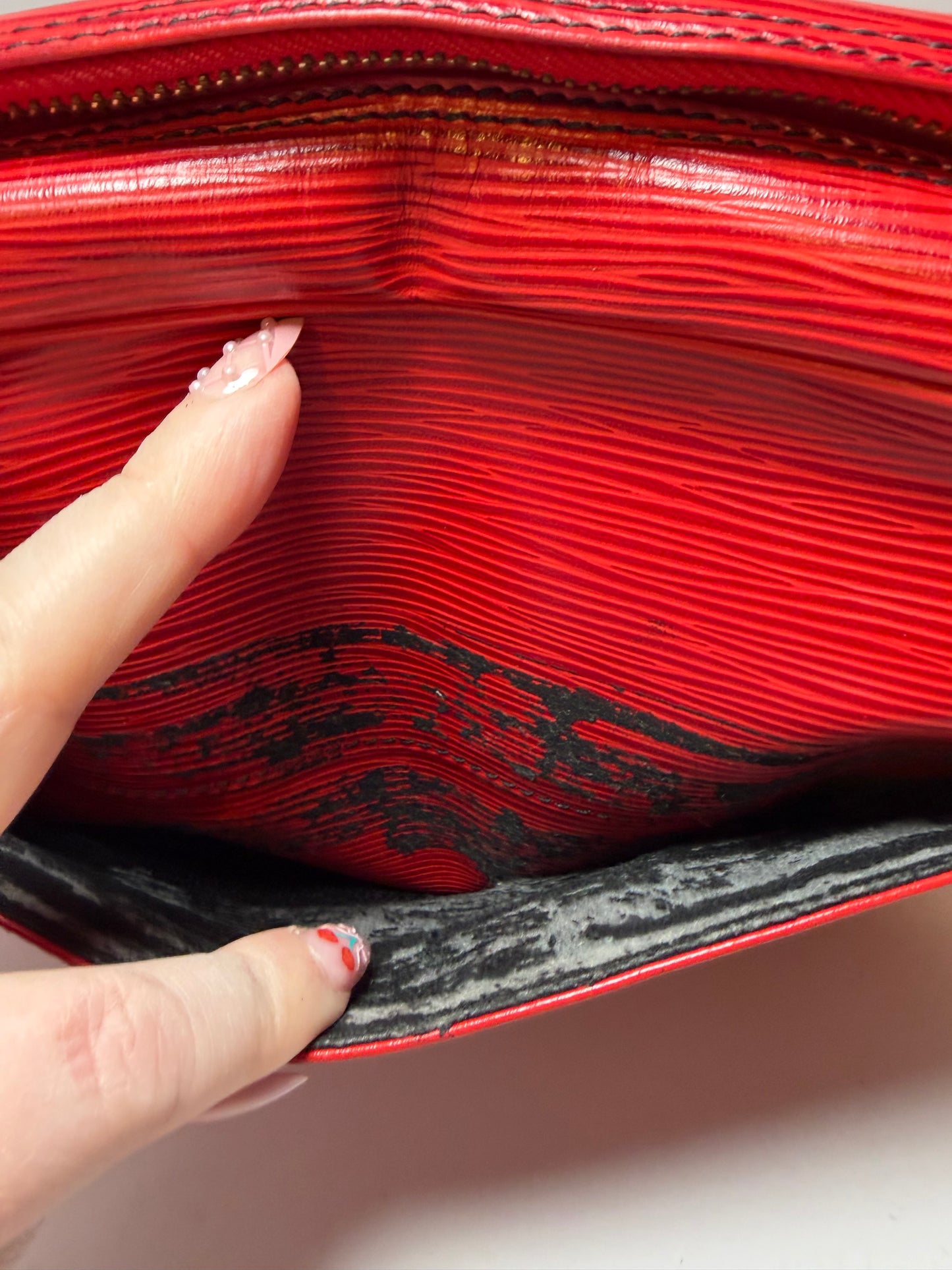 Louis Vuitton Trocadero 27 Red Epi Leather Crossbody