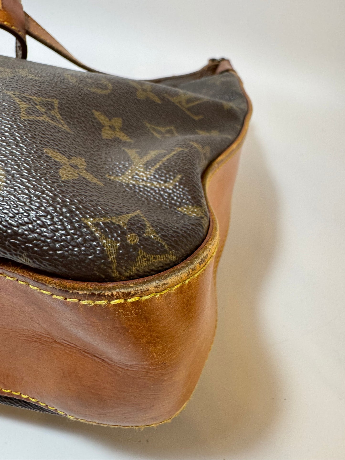 Louis Vuitton Vintage Boulogne 35 Monogram Shoulder Bag – 1989