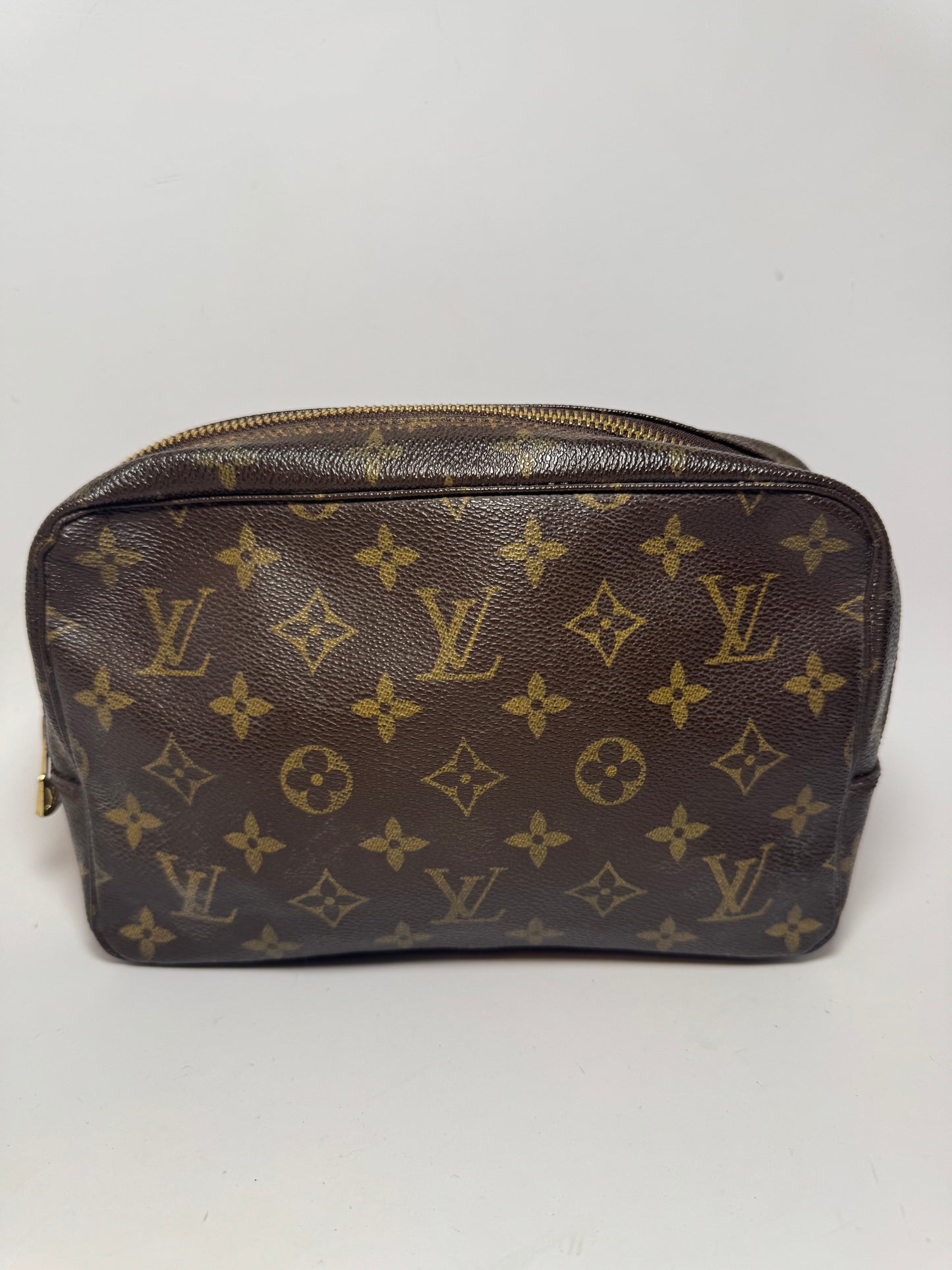Louis Vuitton Trousse 23 Pouch/Toiletry Bag in Monogram