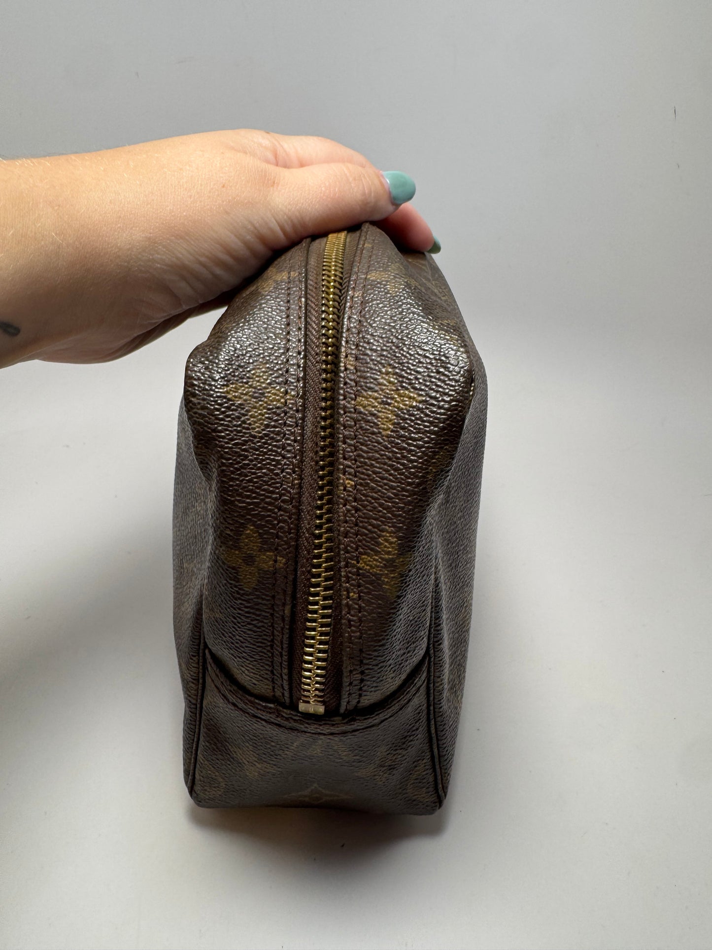 Louis Vuitton Trousse 28 Monogram Makeup Bag/Toiletry Bag