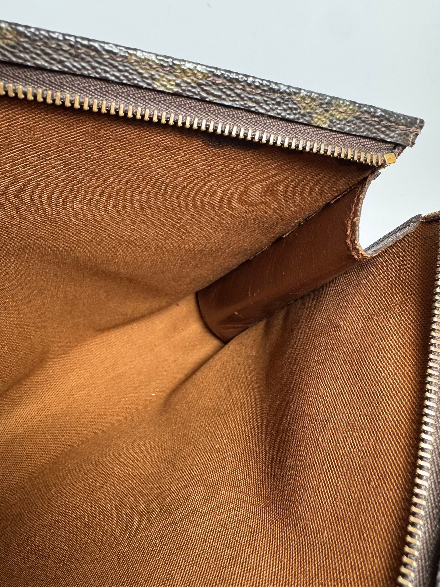 Louis Vuitton Toiletry Pouch 26 Monogram