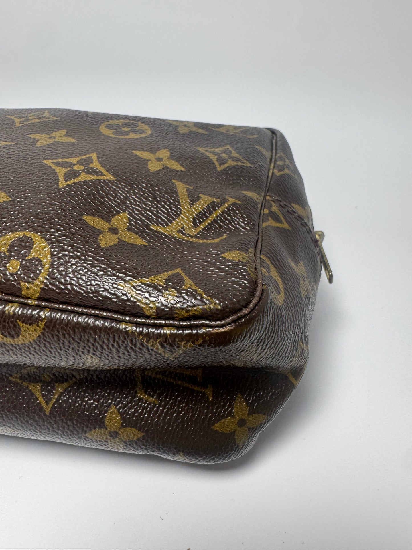 Louis Vuitton Toilette 28 Pouch/Makeup Cosmetic Bag Monogram March 1995 in France Vintage