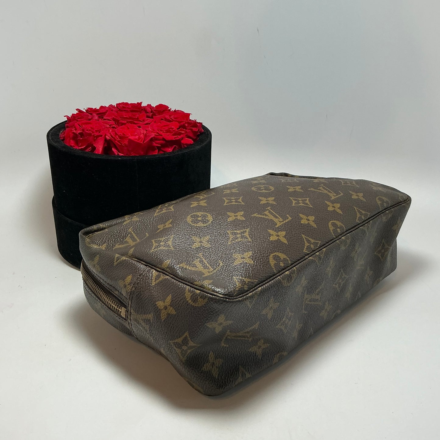 Louis Vuitton Trousse 28 Monogram Toiletry Bag/Makeup Bag