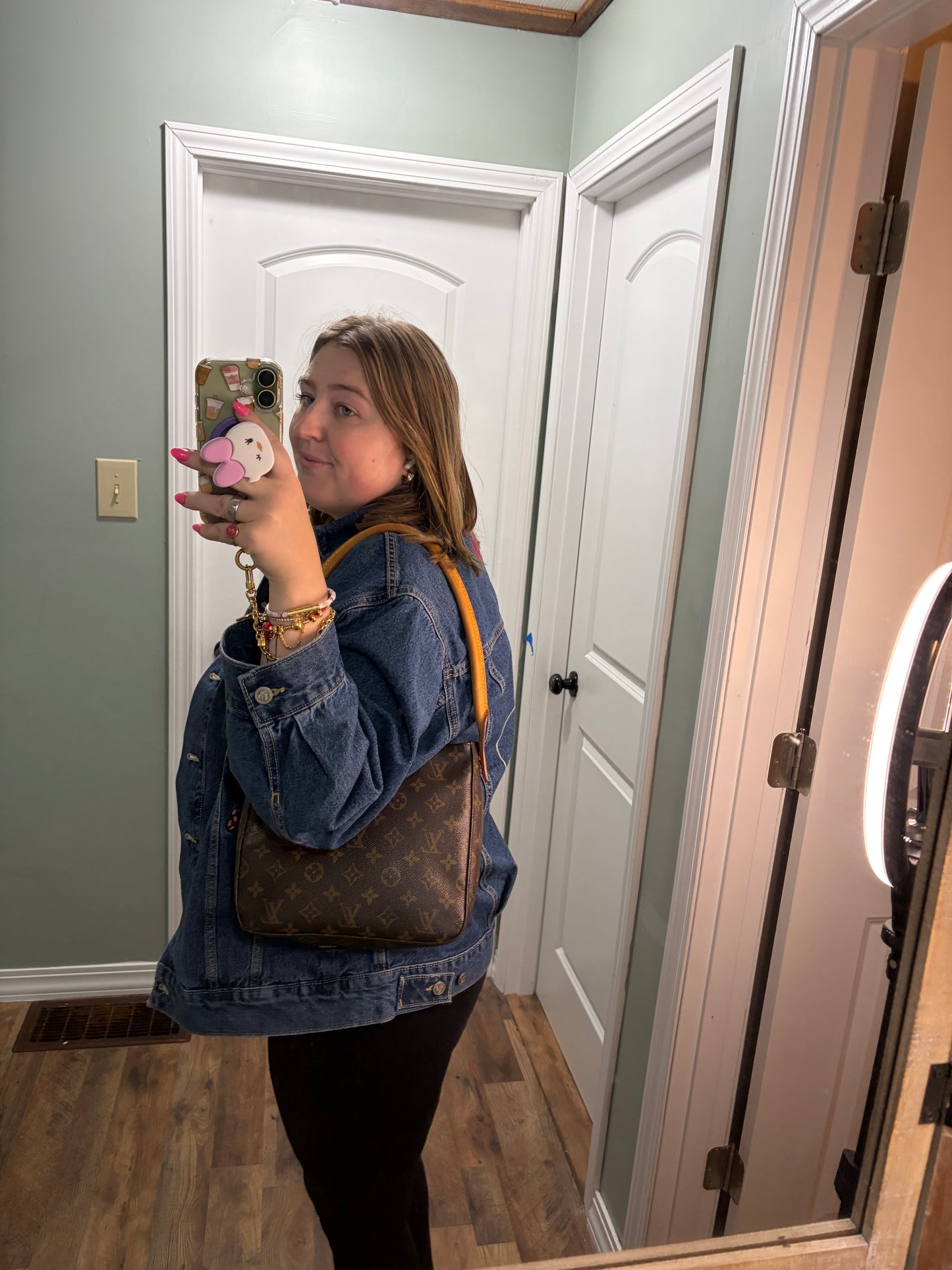 Louis Vuitton Looping MM Monogram Shoulder Bag