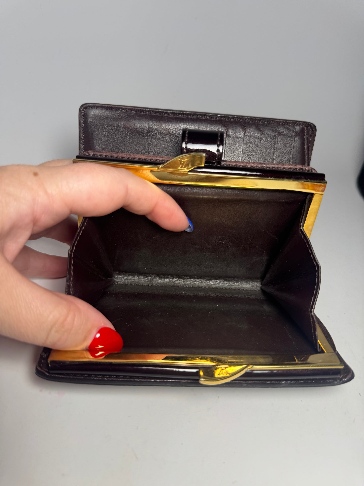 Louis Vuitton Vernis Plum Purple Monogram Compact Kiss Lock French Wallet