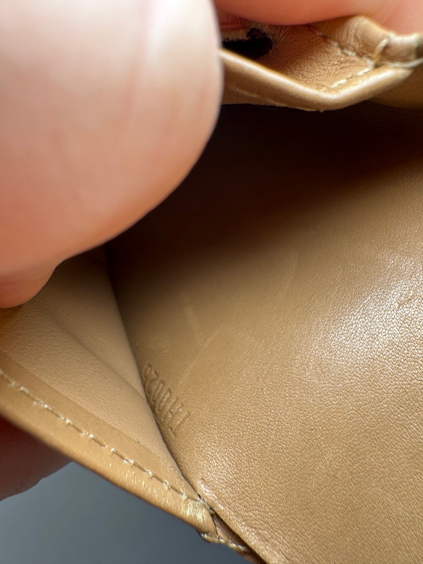 Louis Vuitton Elise Vernis Leather Gold Monogram Compact Wallet