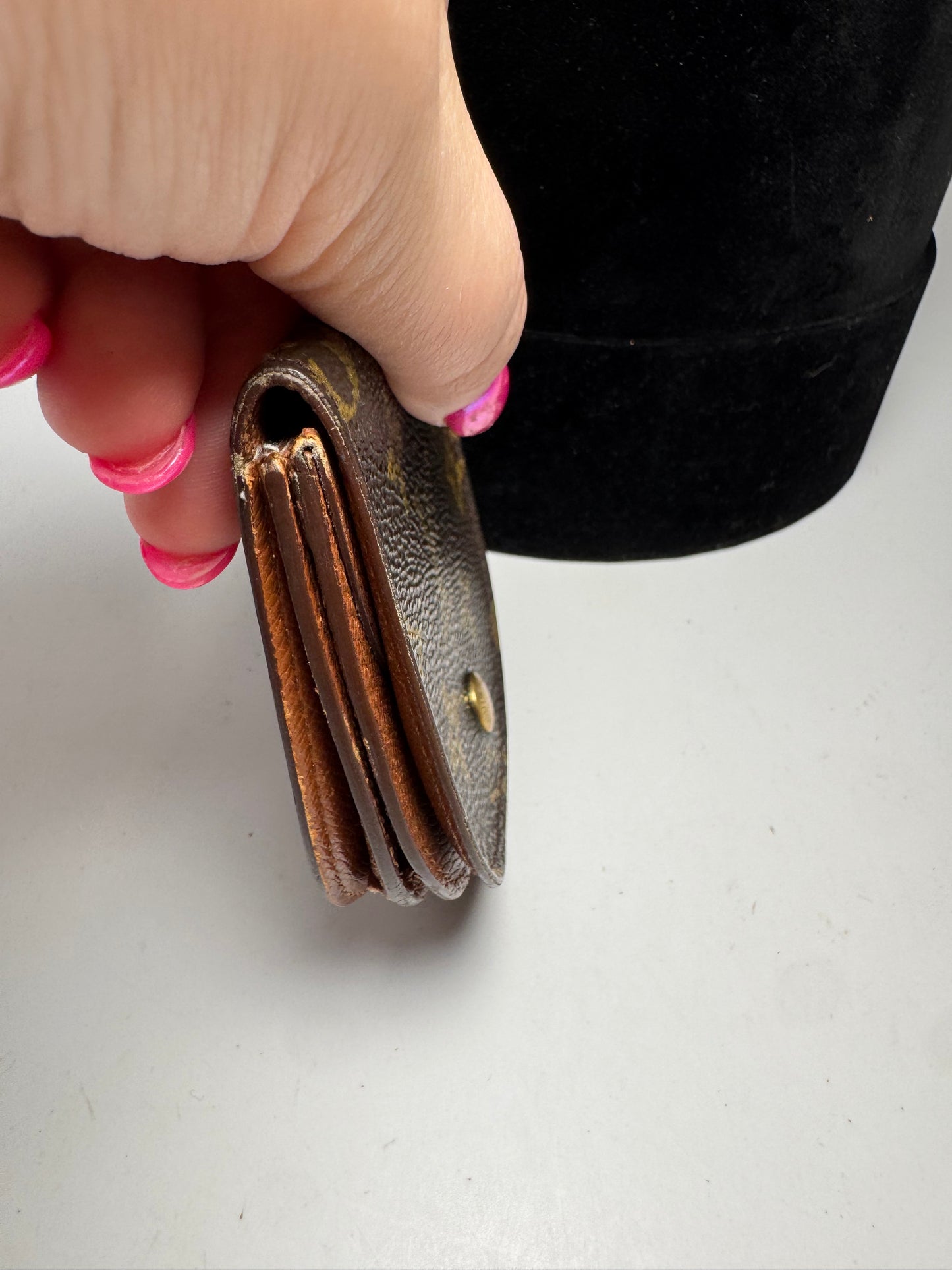 Louis Vuitton Monogram Porte Monnaie Gousset Coin Purse/Coin Pouch