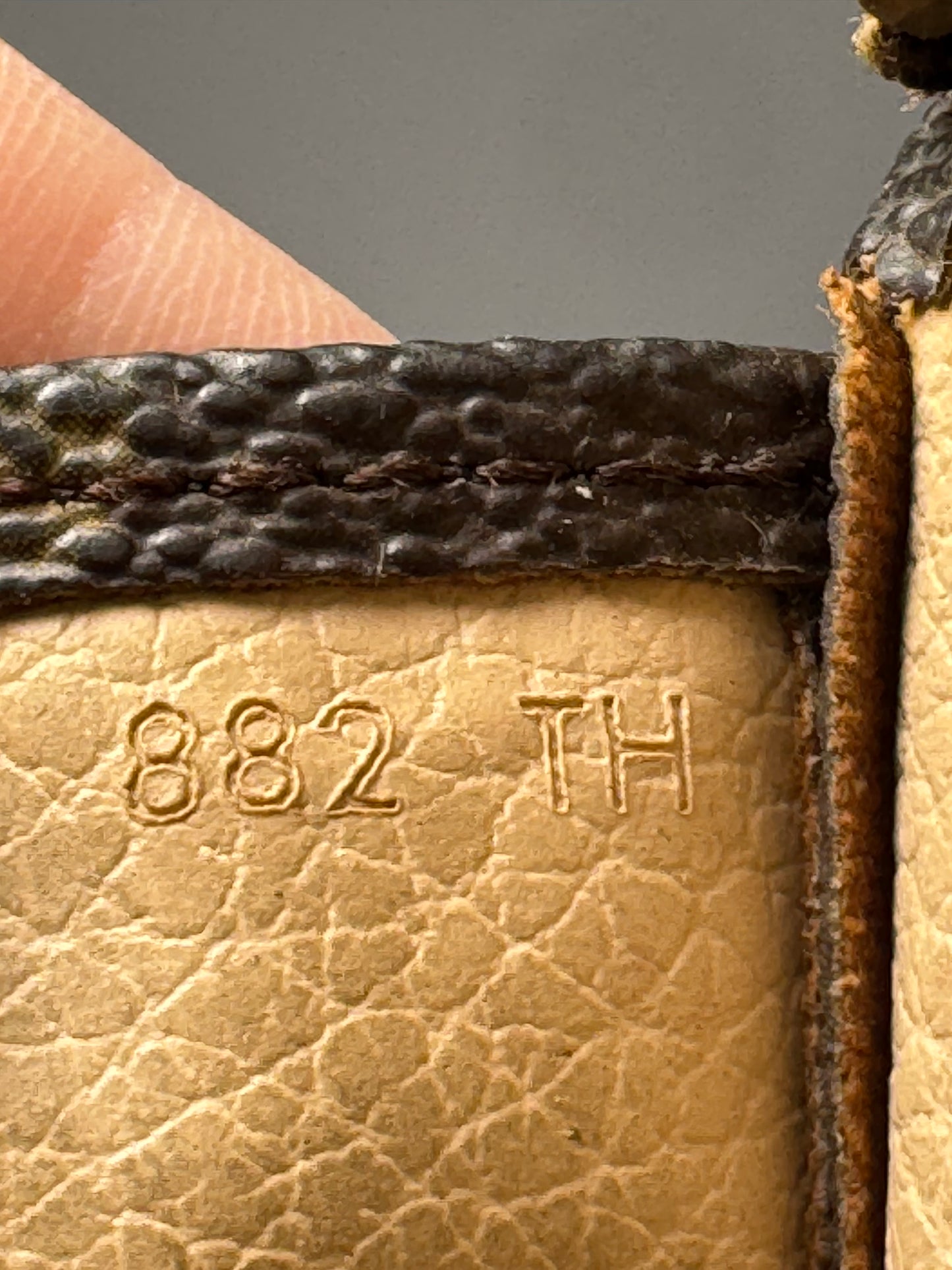 Louis Vuitton Monogram Trousse Toilette 26 – Vintage 1988 – Made in France