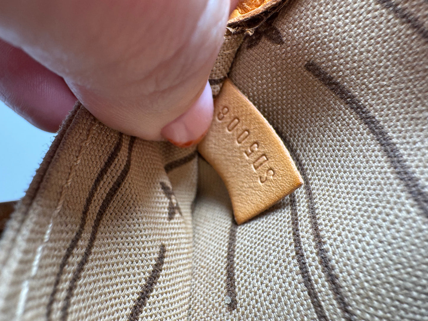 Louis Vuitton Neverfull MM Monogram Tote