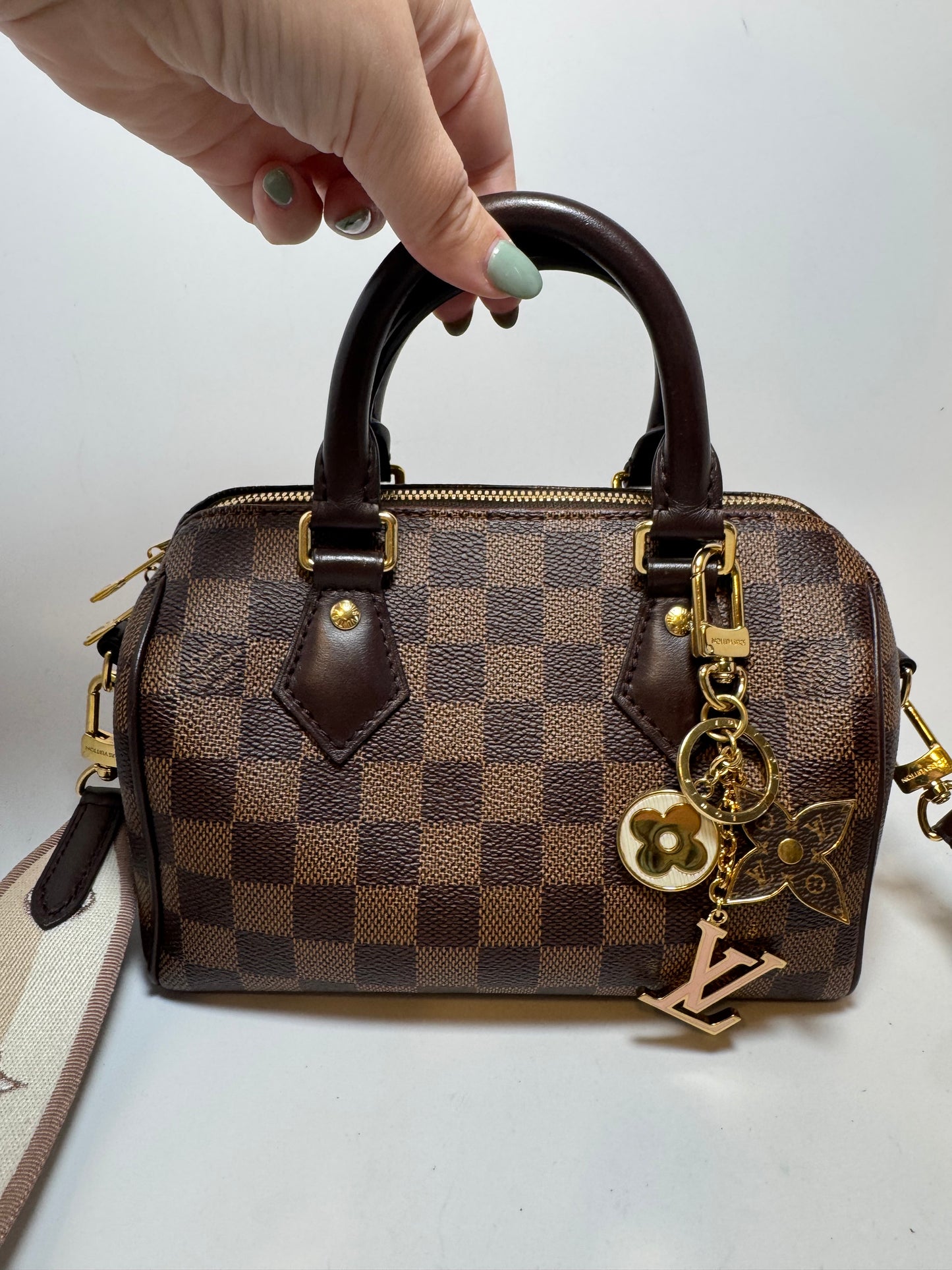 Louis Vuitton Fleur de Monogram Spring Street Bag Charm – Monogram, Pink & Gold