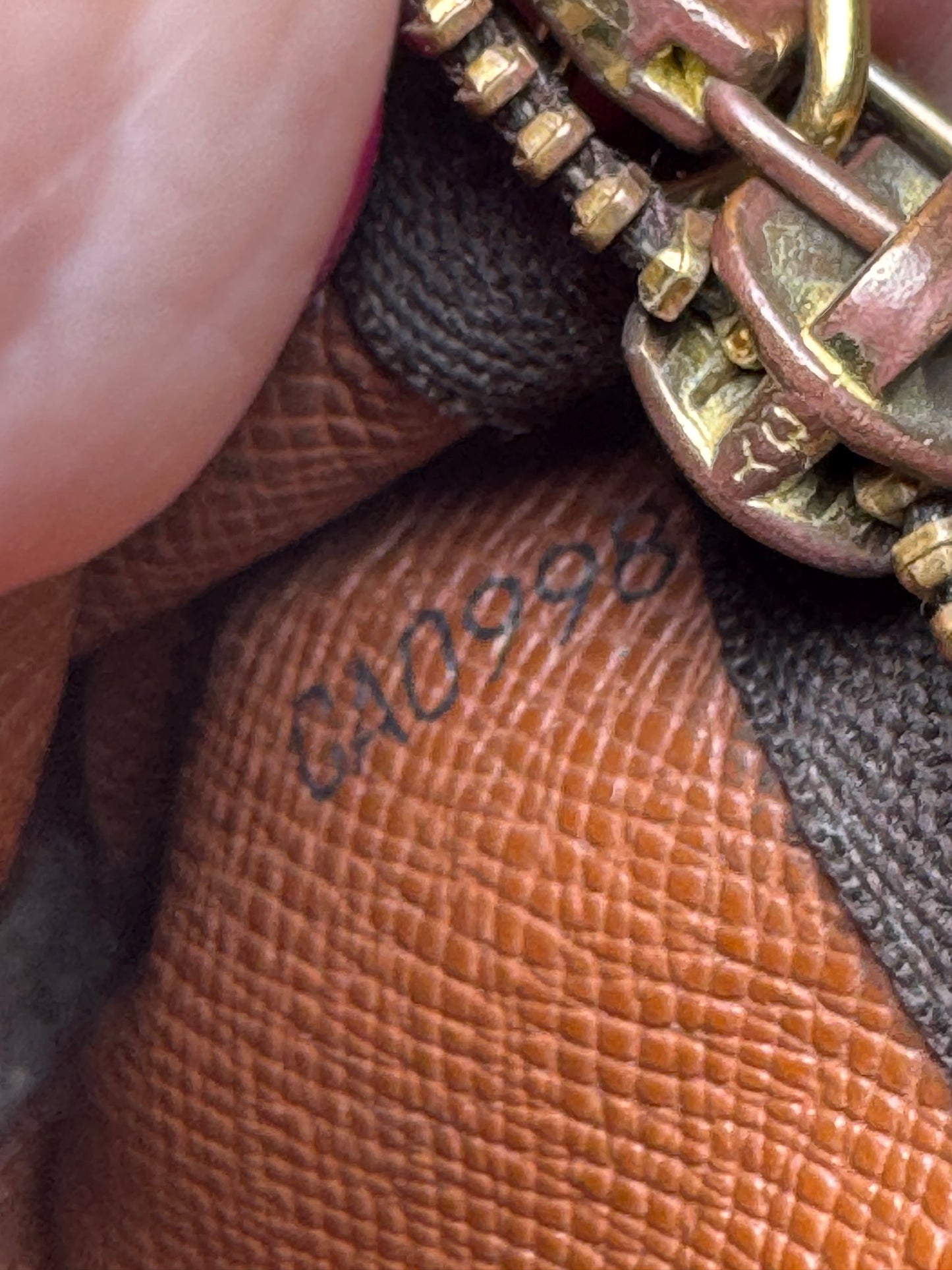 Louis Vuitton Monogram Key Pouch/Key Cles Fair Condition