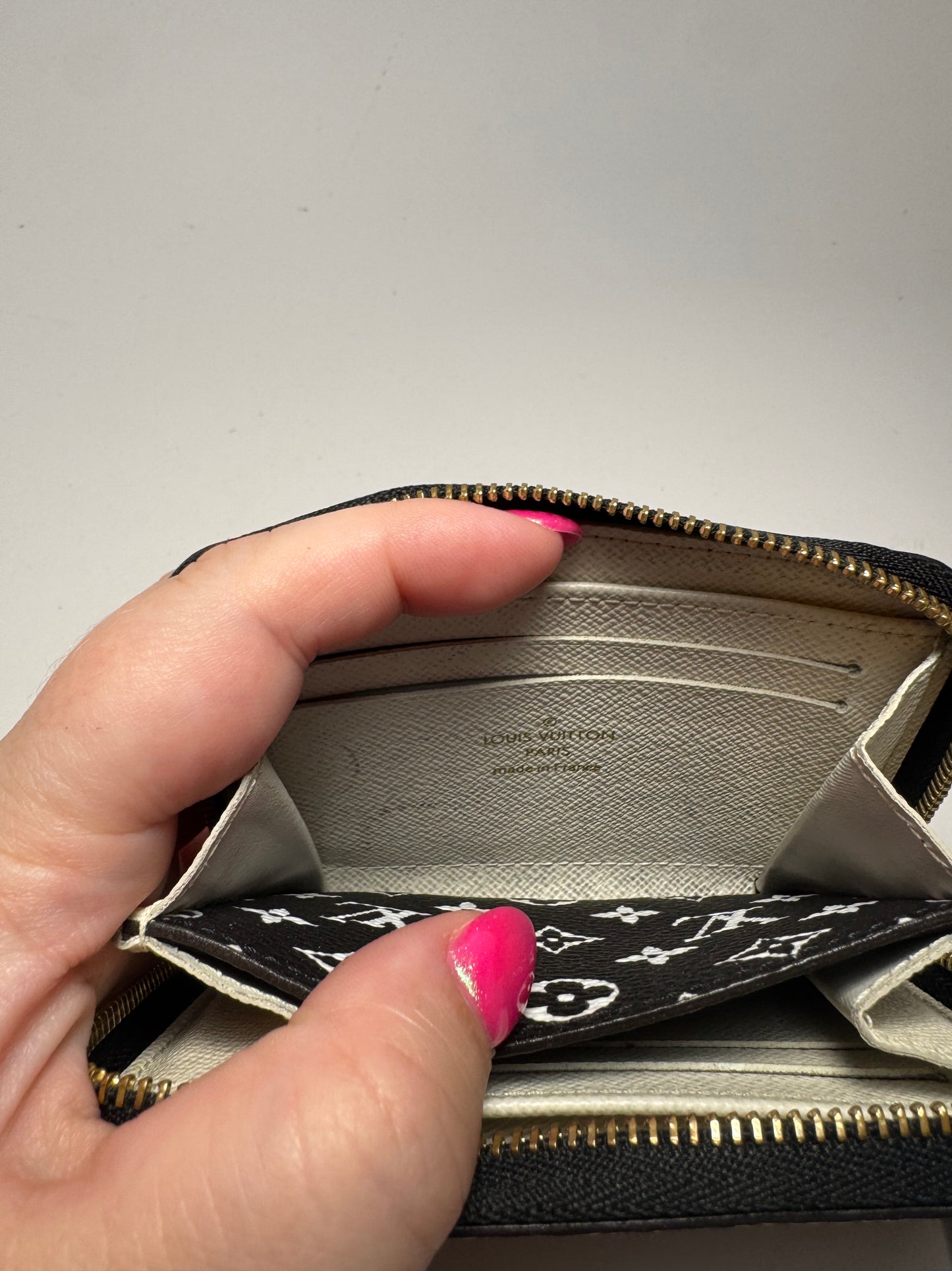 Louis Vuitton Monogram Giant Jungle Zippy Coin Purse Ivory Zebra Print