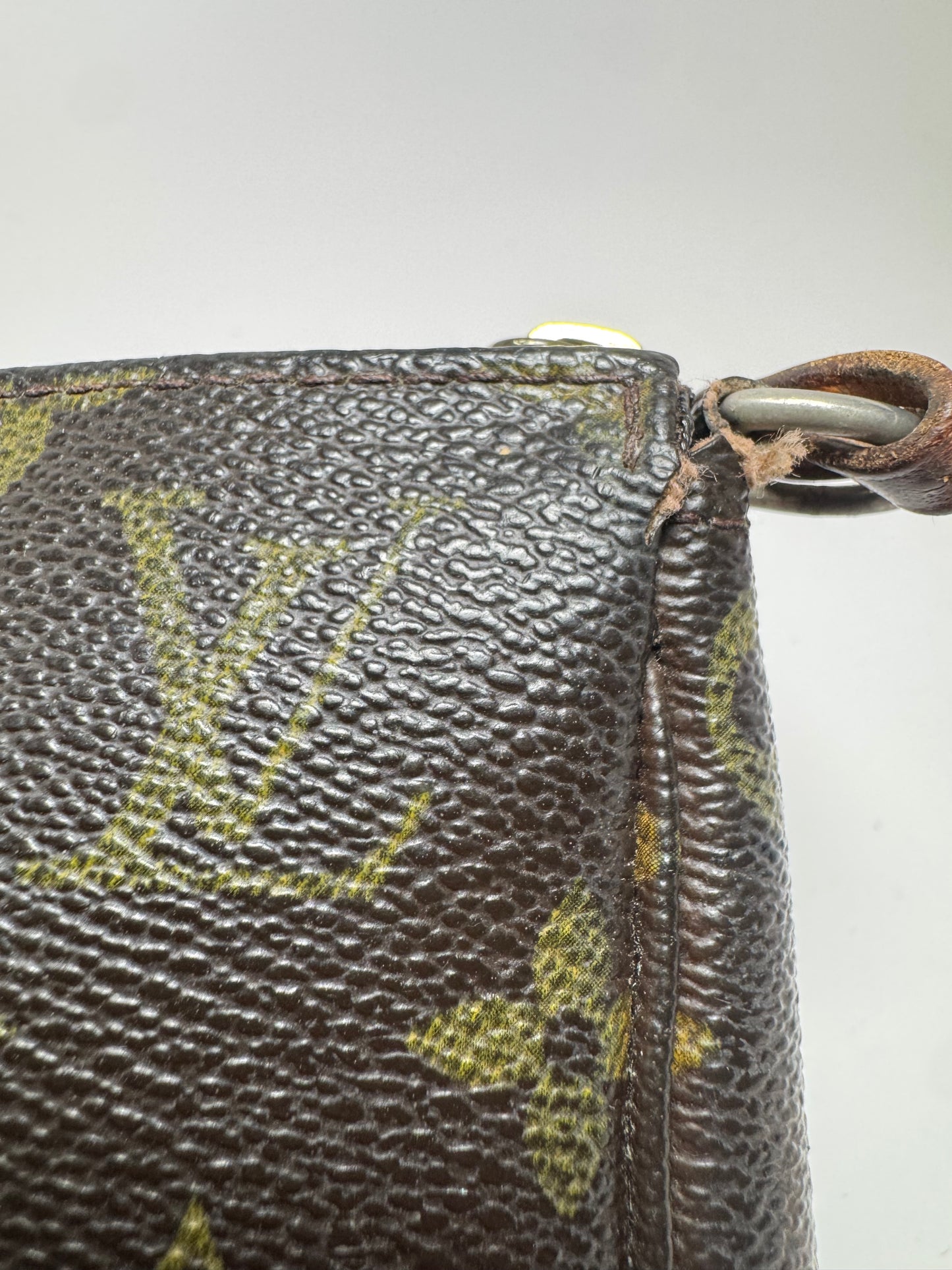 Louis Vuitton Pochette Accessoires Monogram w/ Leather Strap - Vintage 2004