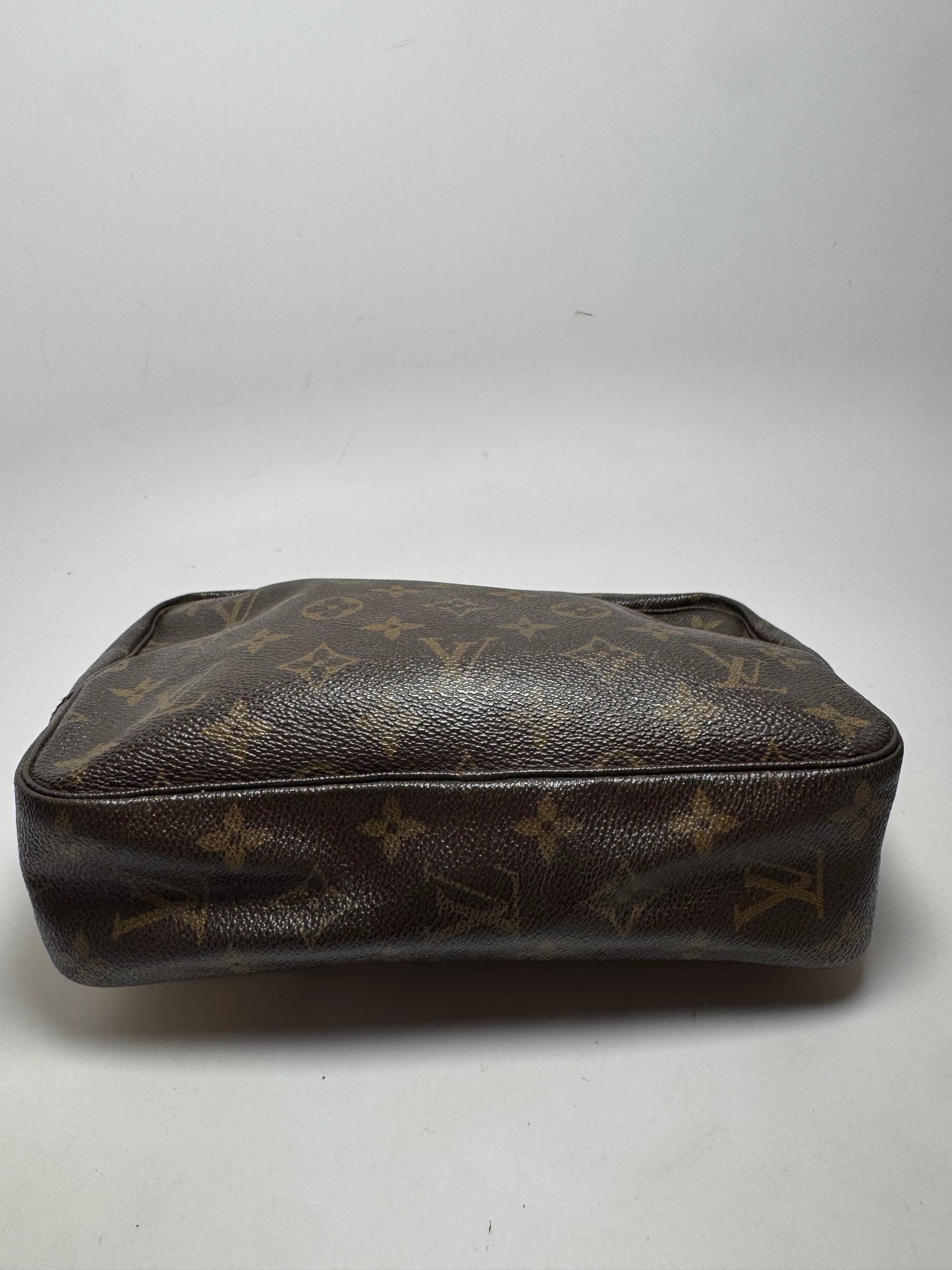 Louis Vuitton Trousse 23 Monogram Toiletry/Makeup Bag