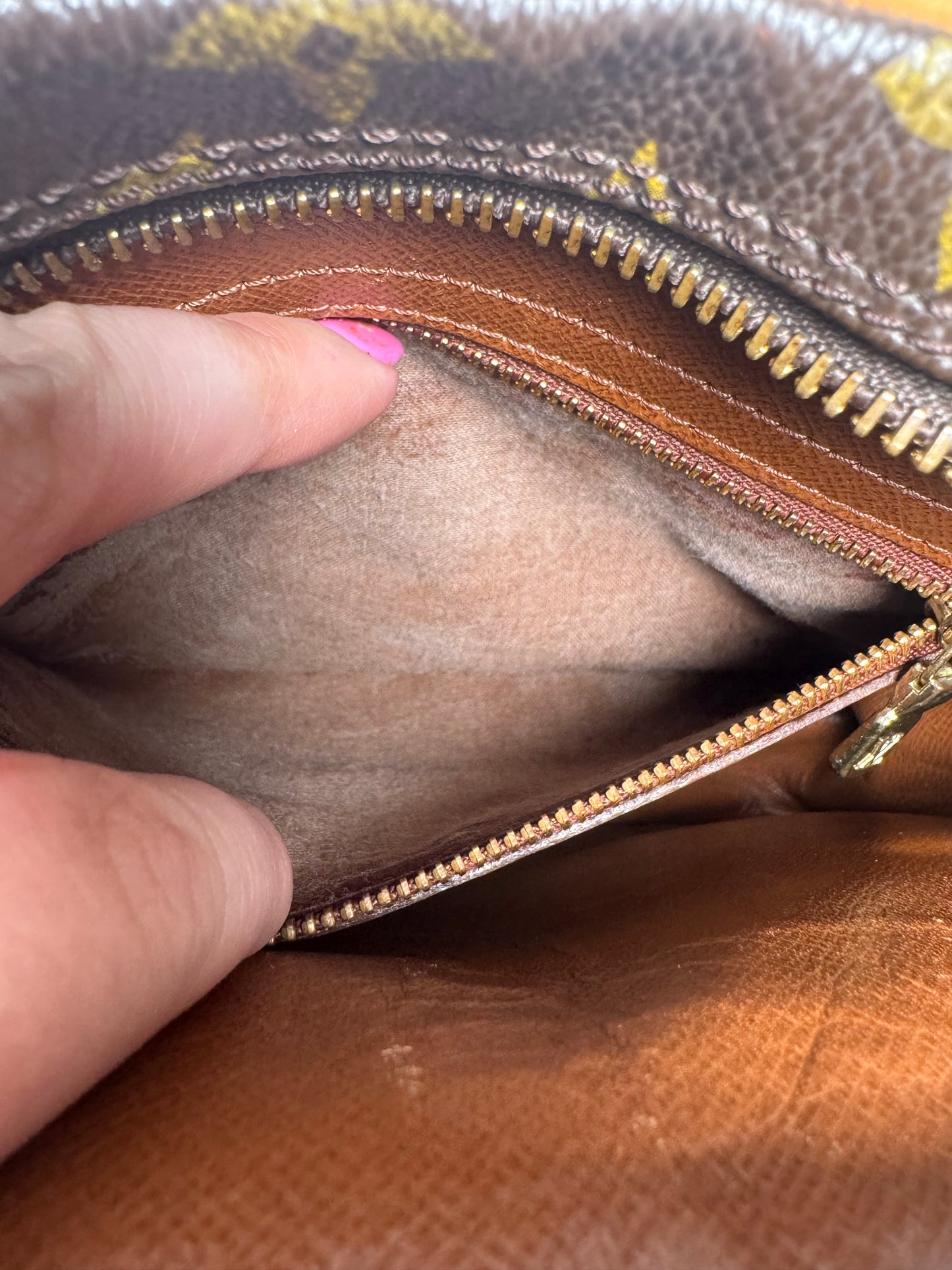 Louis Vuitton Senlis Monogram Bag- Pre Date Code