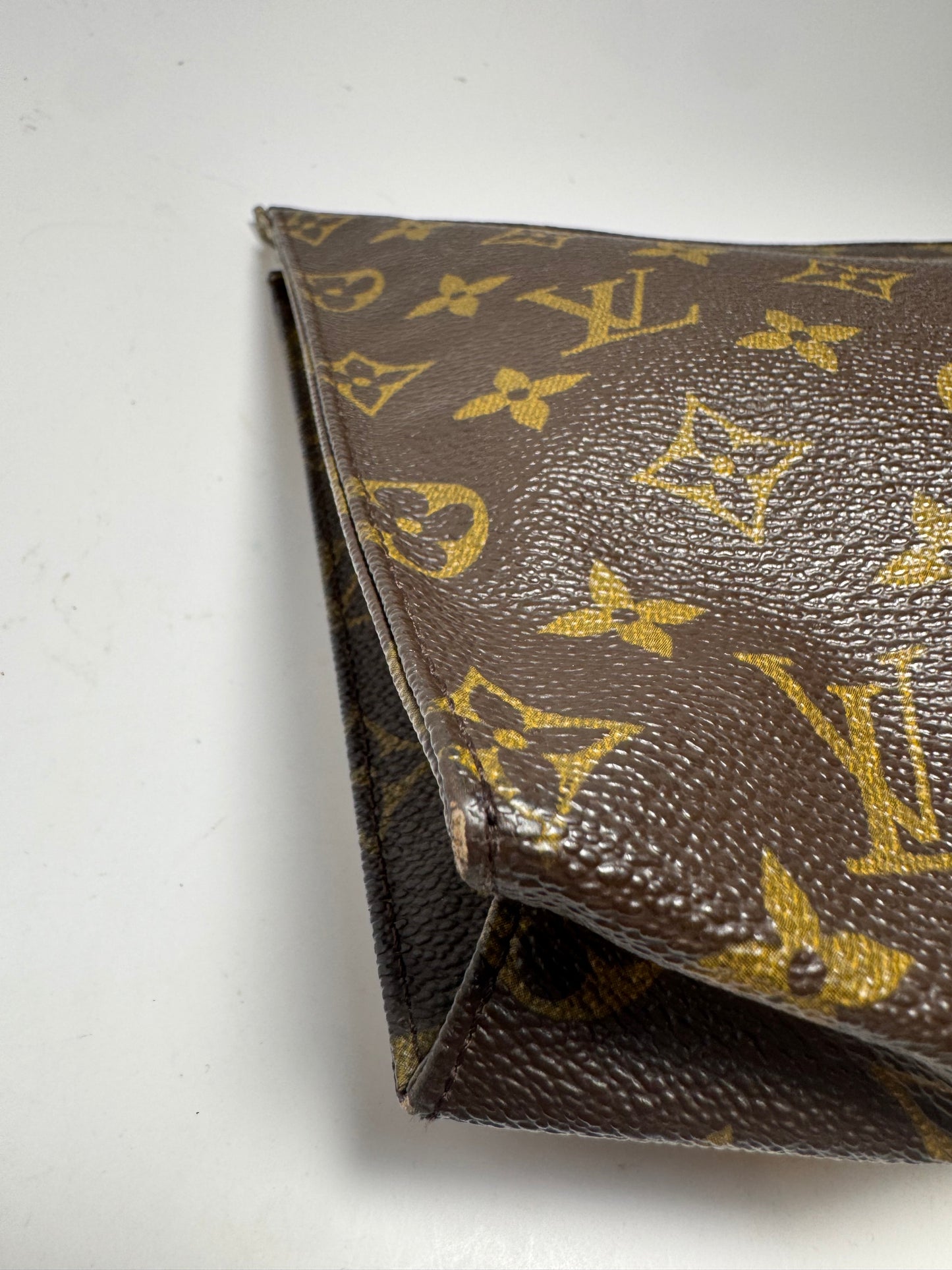 Louis Vuitton Toiletry 26 Pouch Monogram Makeup Bag