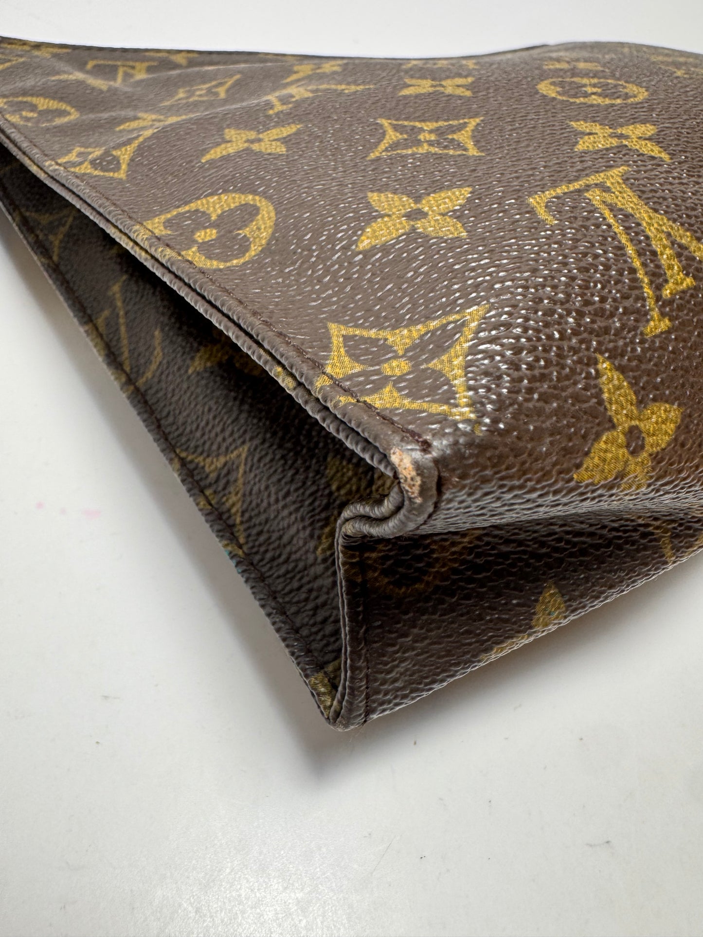 Louis Vuitton Toiletry 26 Pouch Monogram Makeup Bag
