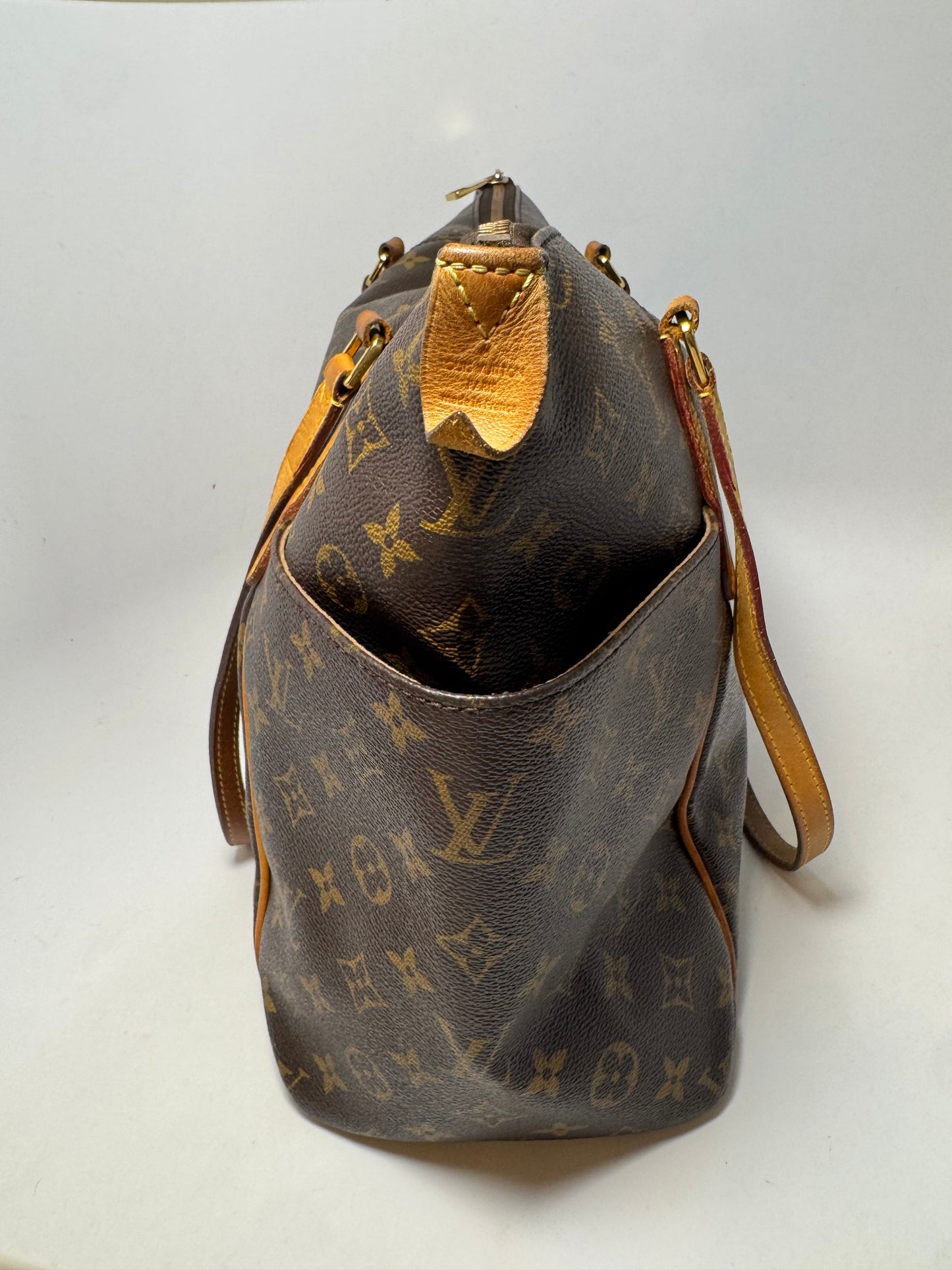 Louis Vuitton Totally MM Monogram Tote