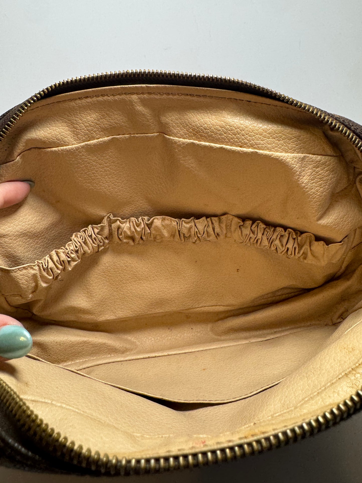 Louis Vuitton Trousse 28 Monogram Makeup Bag/Toiletry Bag