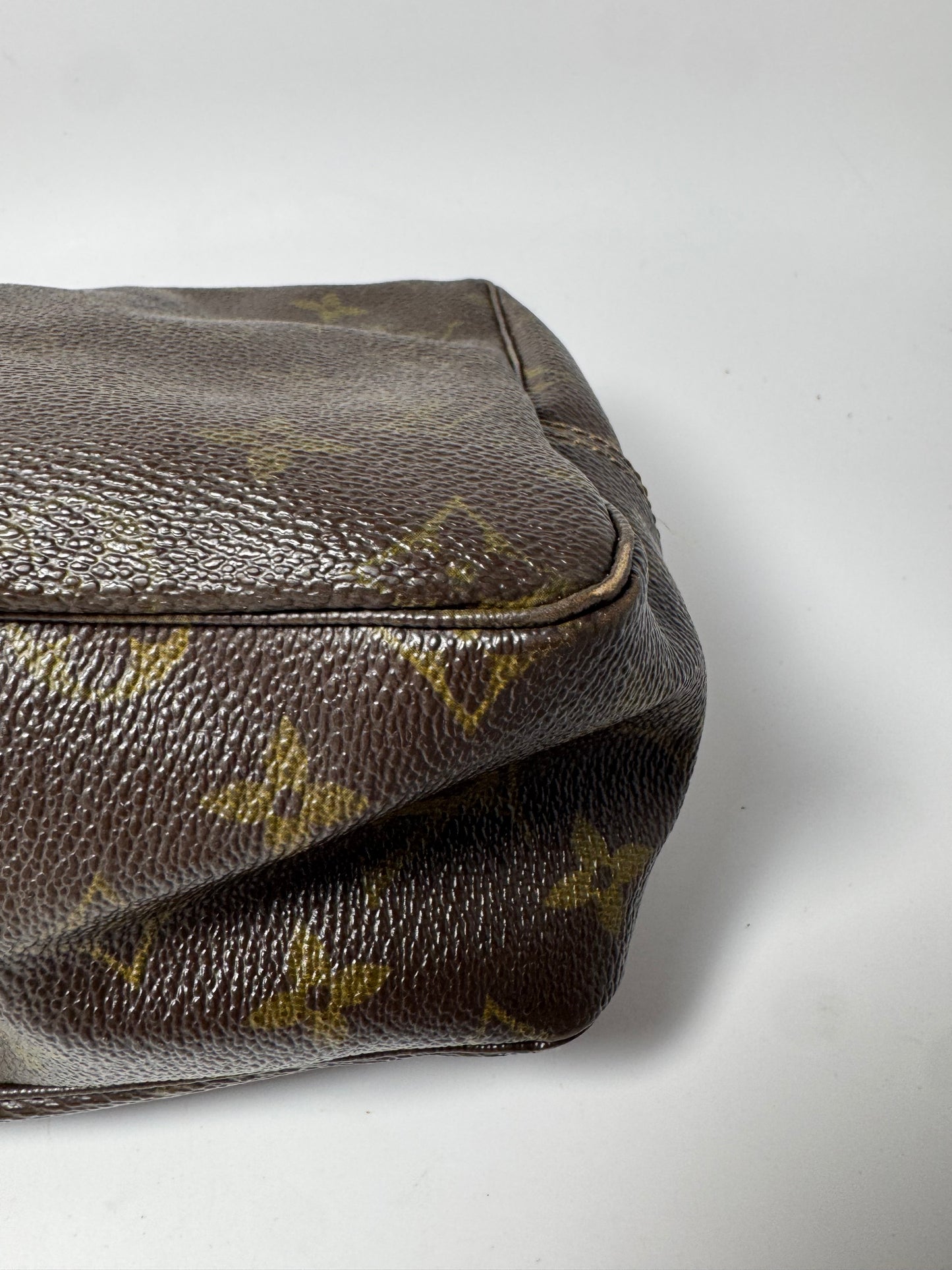 Louis Vuitton Trousse 28 Toiletry Bag Monogram