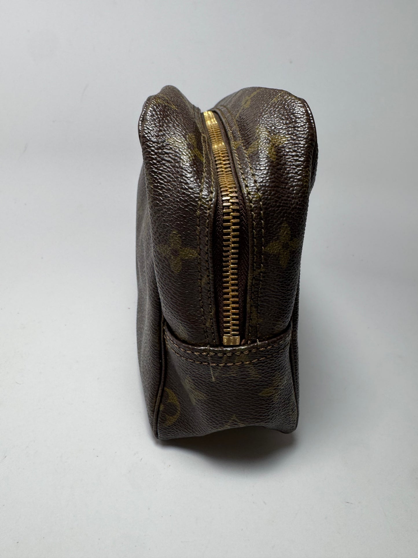 Louis Vuitton Trousse 28 Toiletry Bag Monogram