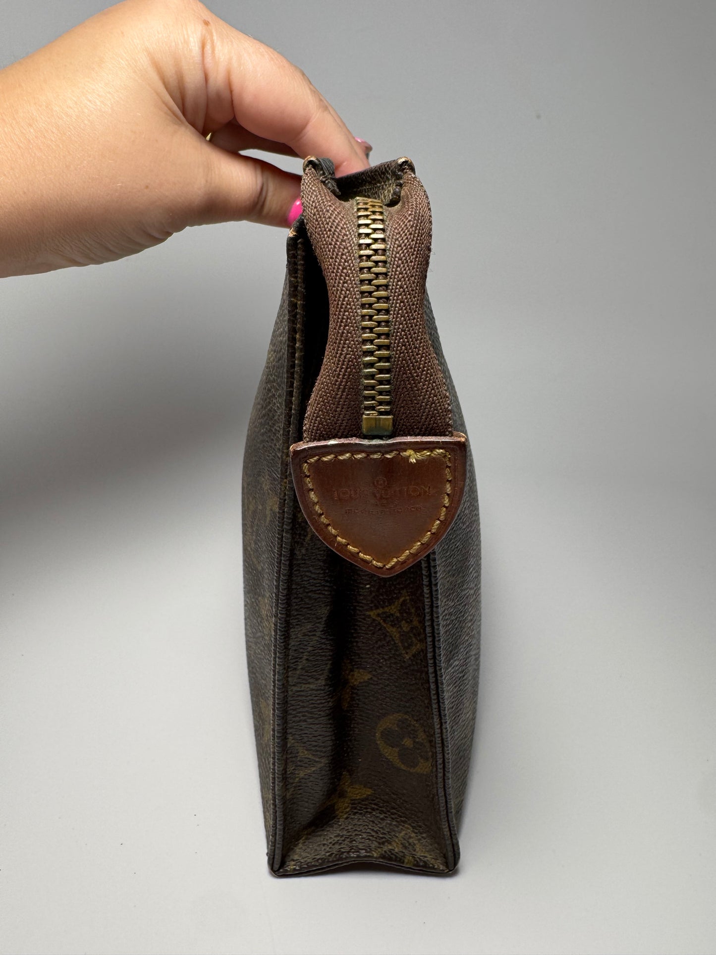 Louis Vuitton Monogram Trousse Toilette 26 – Vintage 1988 – Made in France