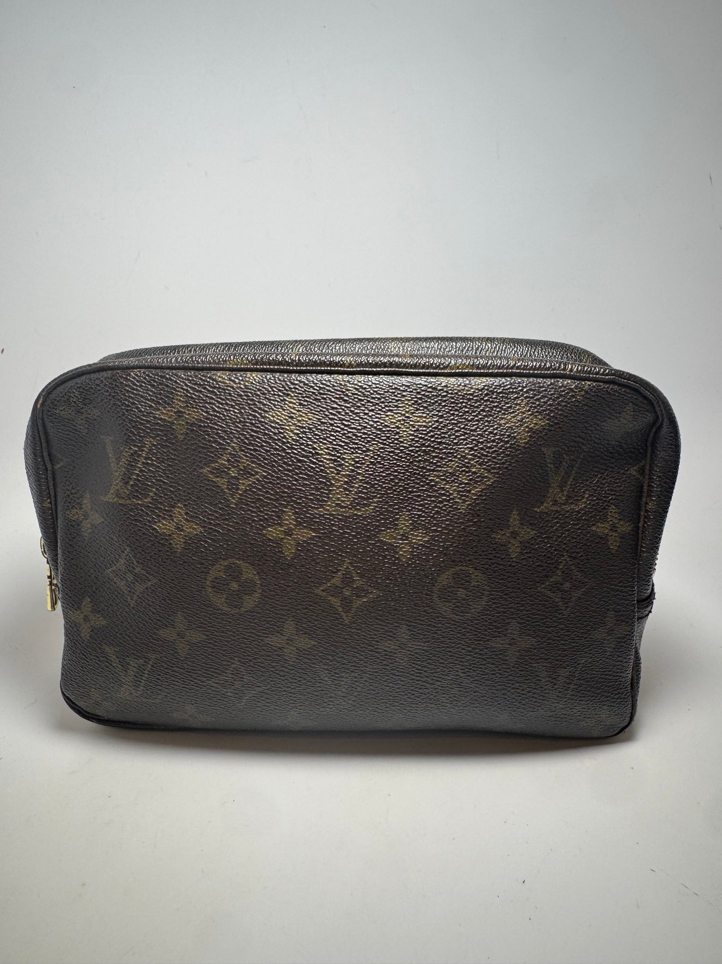 Louis Vuitton Trousse 23 Monogram Makeup Bag/Toiletry Bag