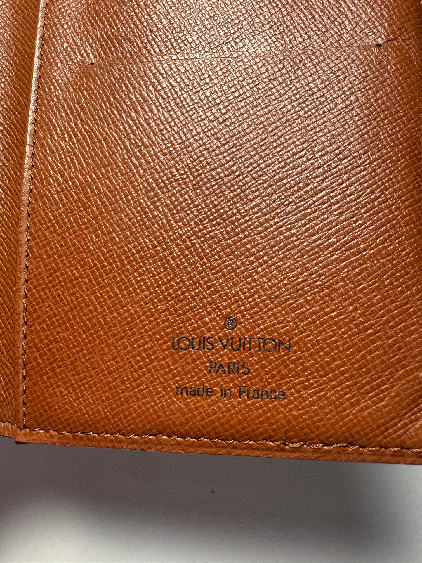 Louis Vuitton Passport Cover/Wallet/Checkbook Cover in Monogram