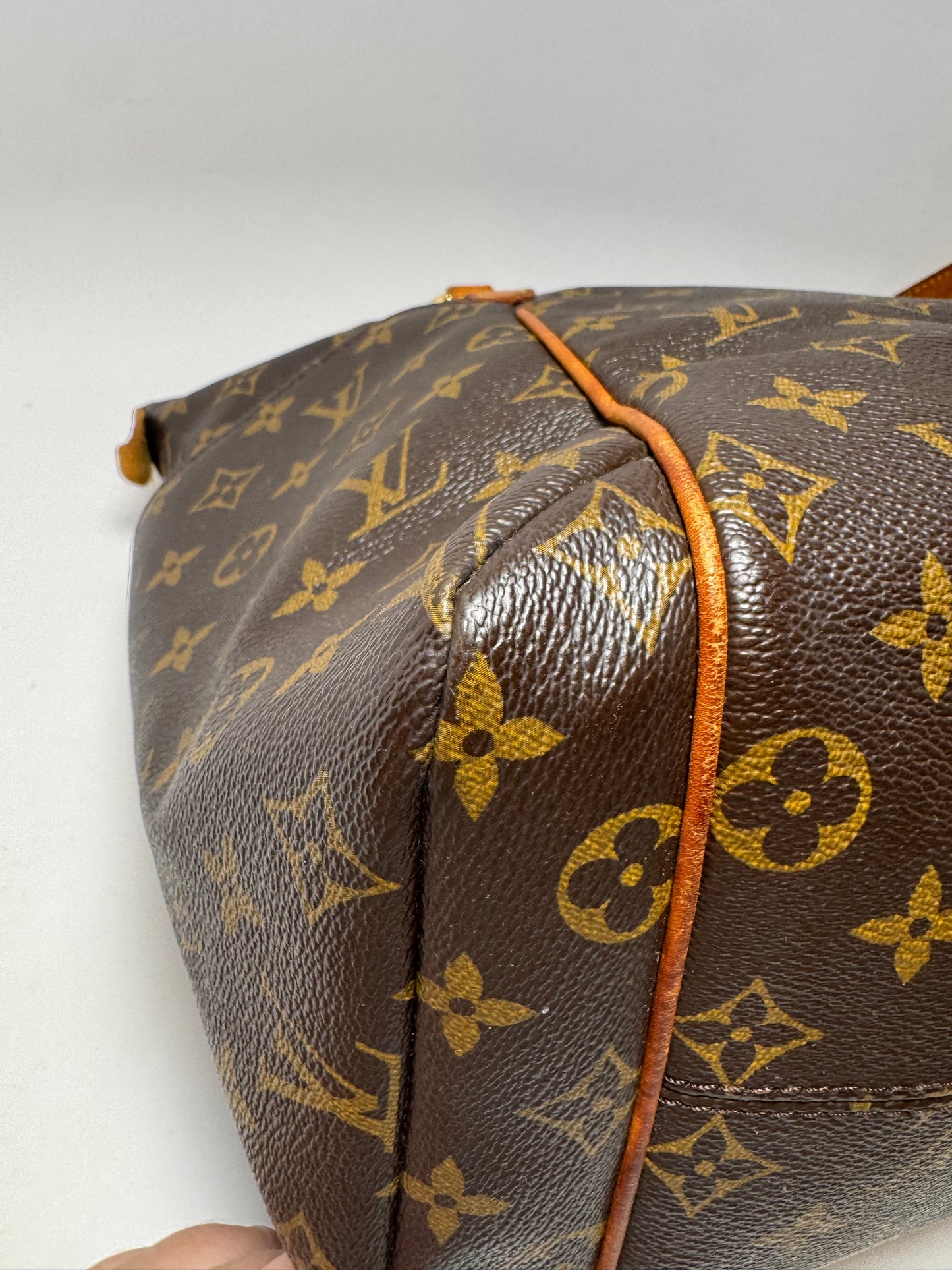 Louis Vuitton Totally MM Monogram Tote