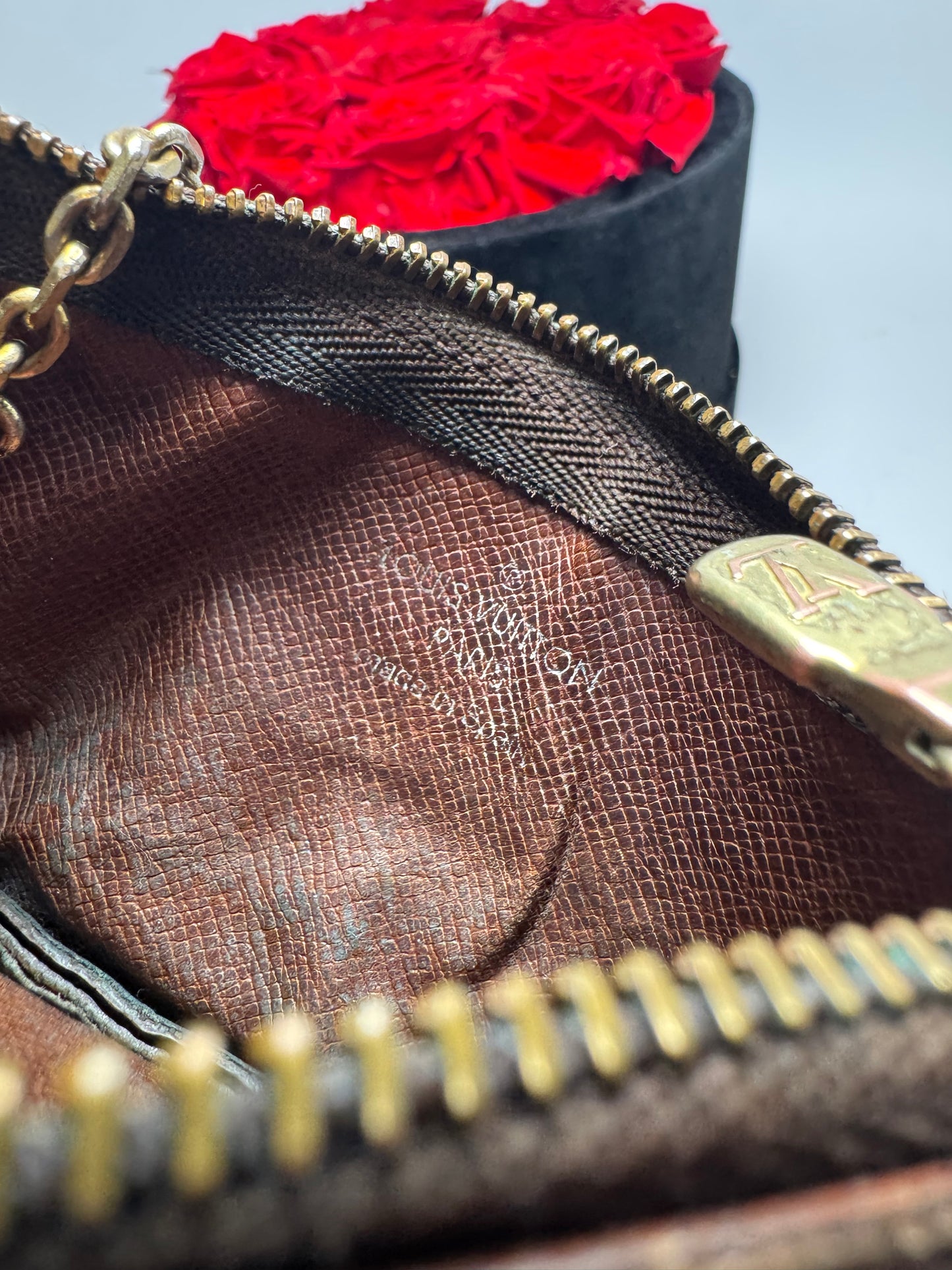 Louis Vuitton Key Pouch/Key Cles in Monogram