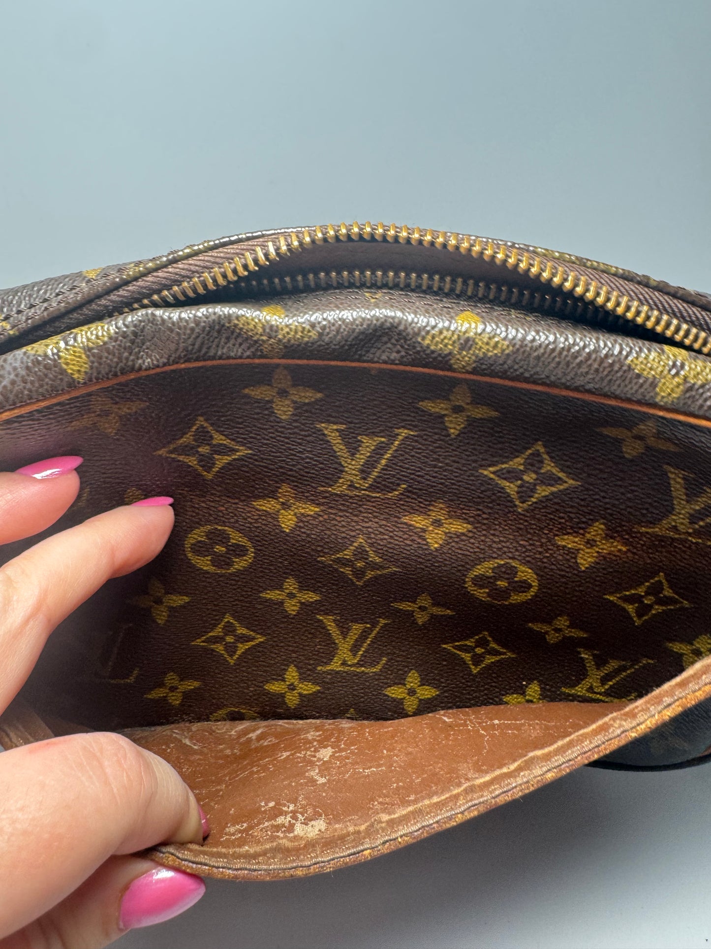 Louis Vuitton Compeigne 23 Monogram Clutch/Toiletry/Travel Pouch- France February 1988