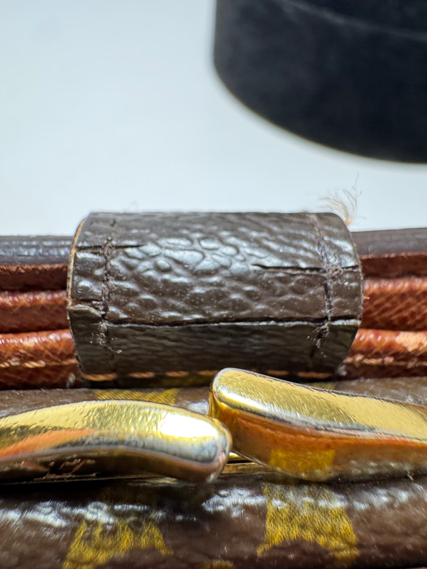 Louis Vuitton French Purse Monogram Kiss Lock Wallet