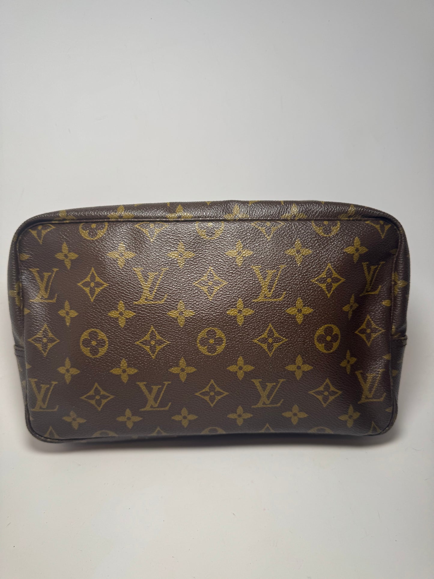 Louis Vuitton Trousse 28 Monogram Makeup Bag/Toiletry Bag