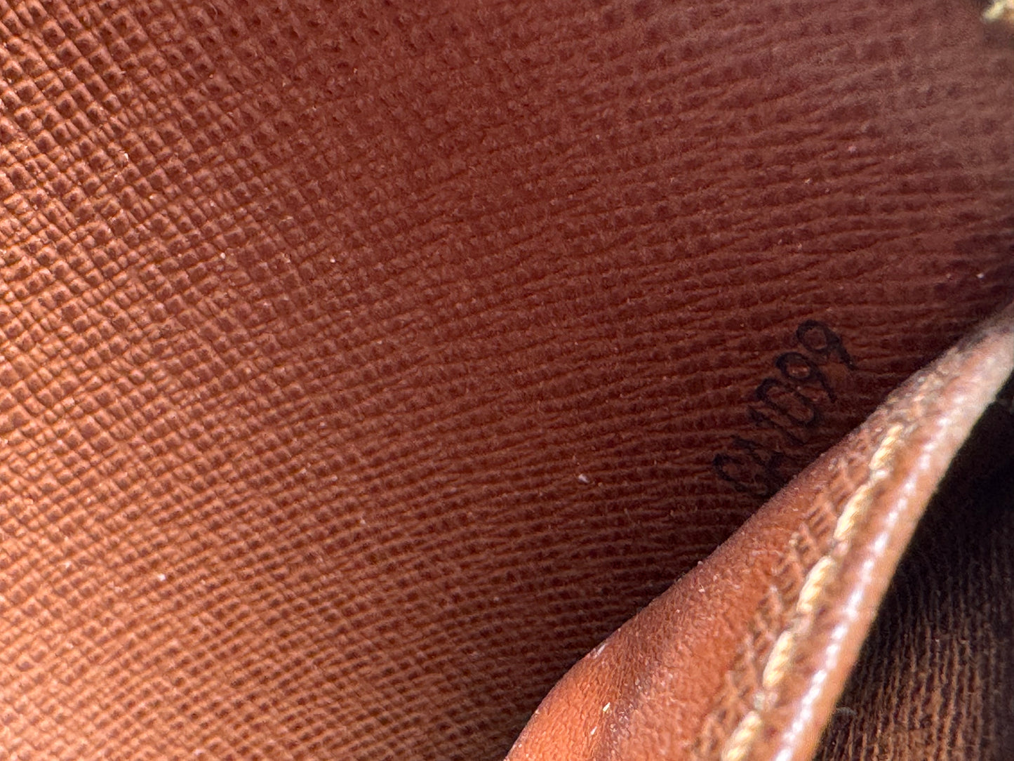 Louis Vuitton Monogram Zippy Wallet