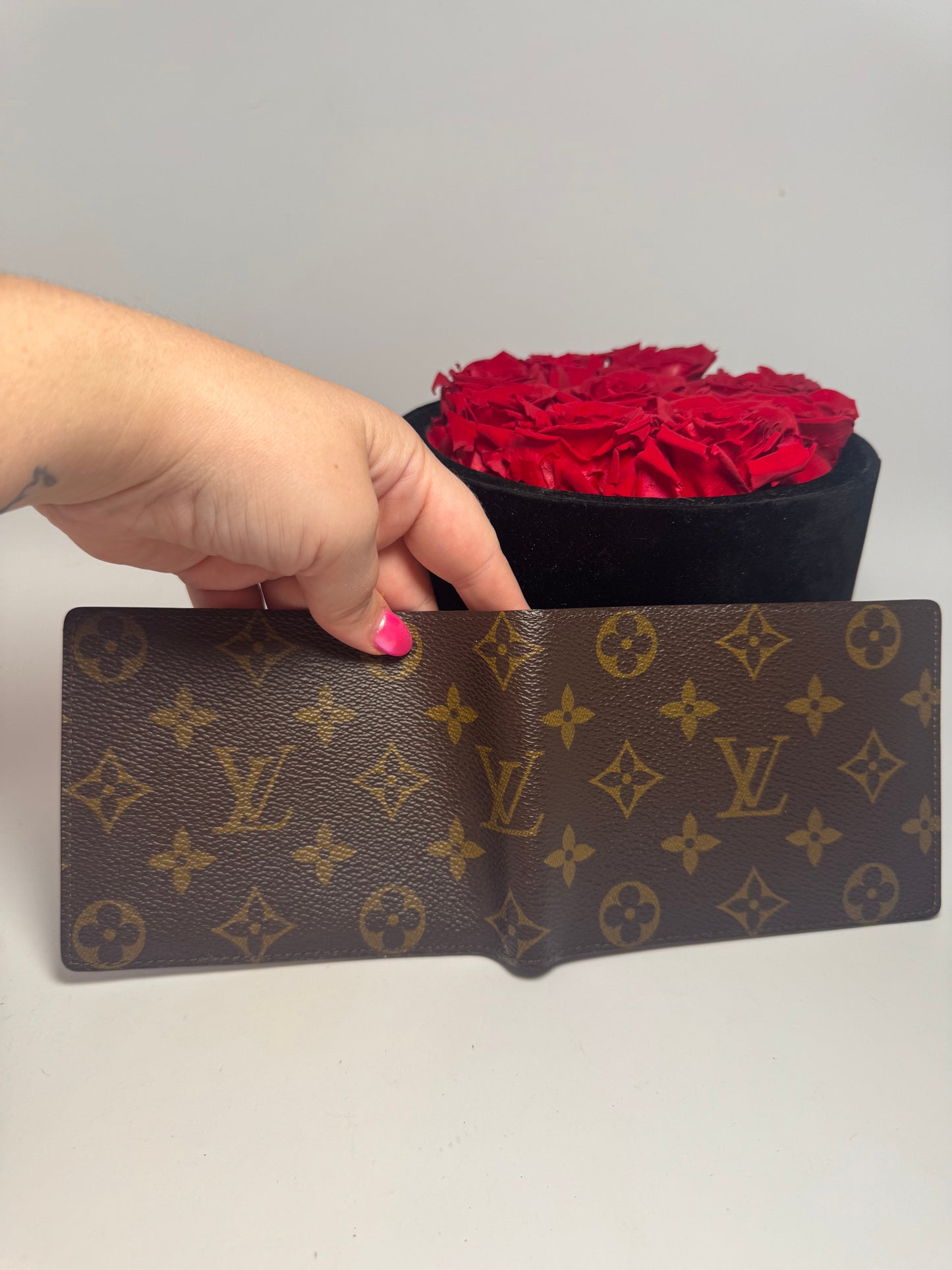 Louis Vuitton Men’s Bifold Monogram Large Slim Wallet