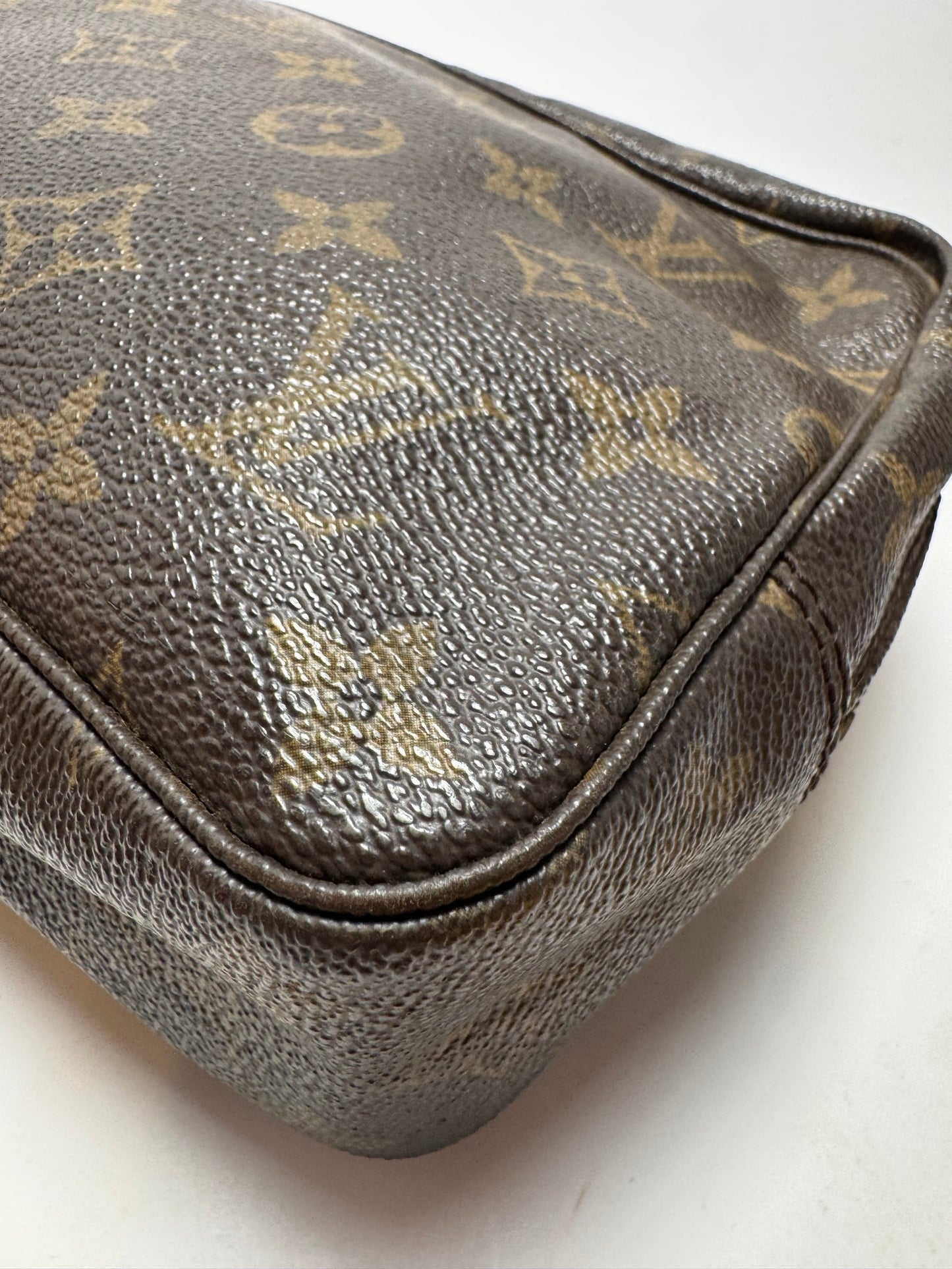 Louis Vuitton Trousse 23 Monogram Toiletry/Makeup Bag